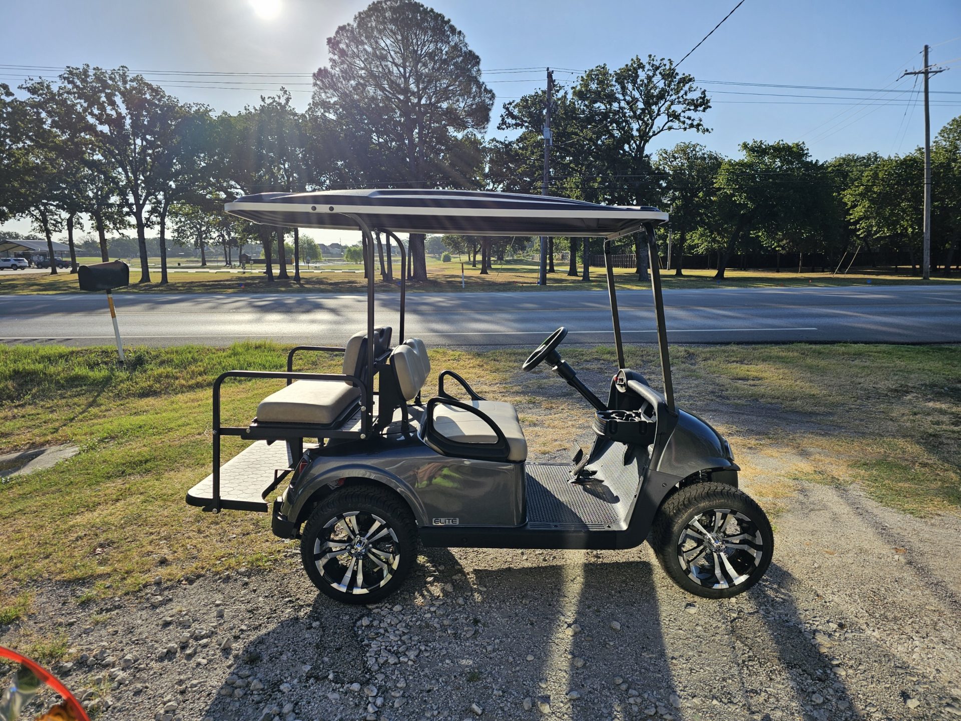 2020 EZGO TXT photo 5