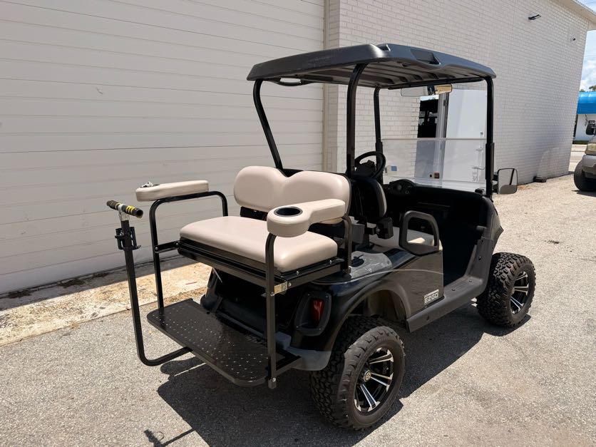 2009 EZGO RXV photo 3