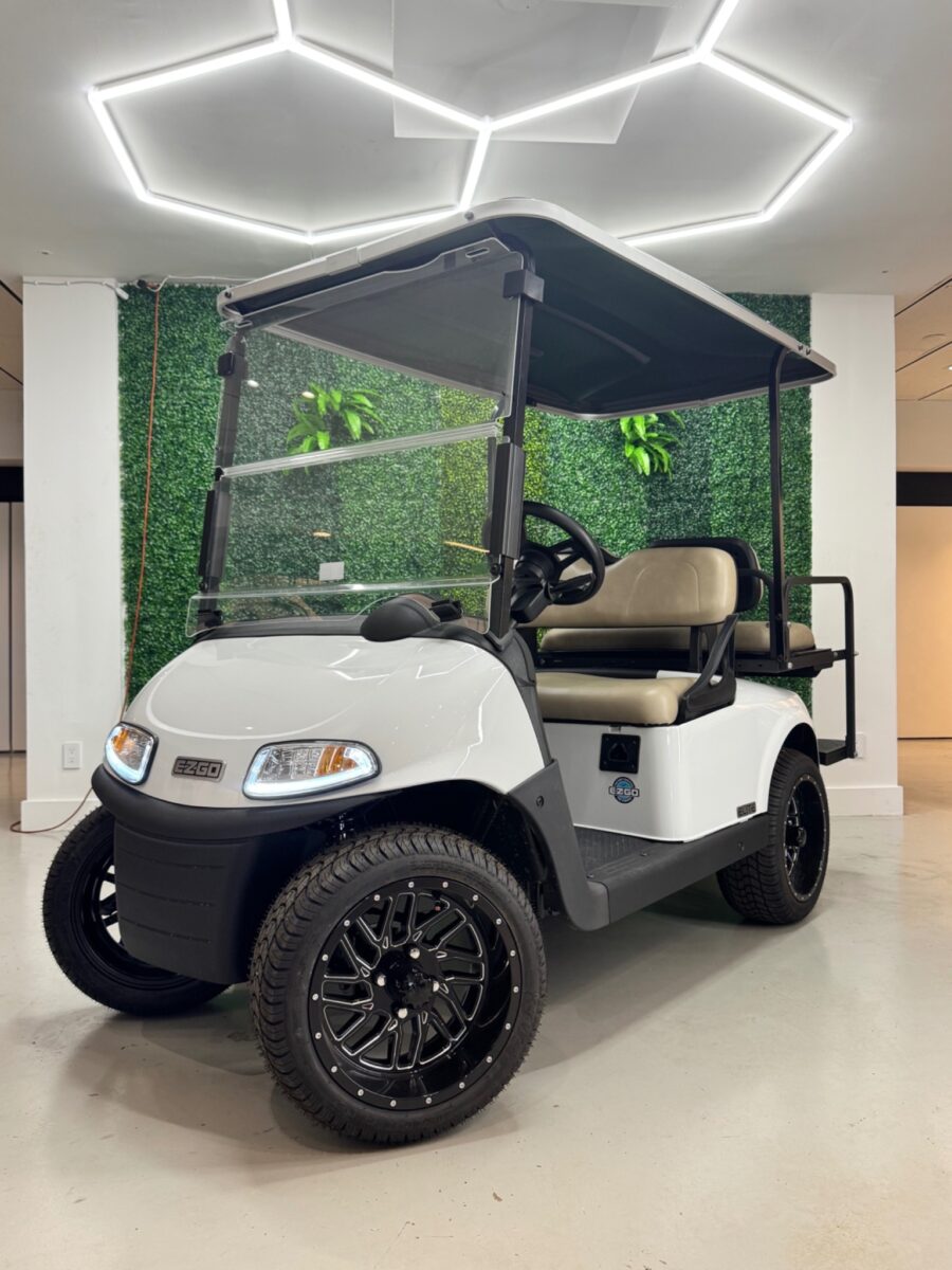 2021 EZGO RXV