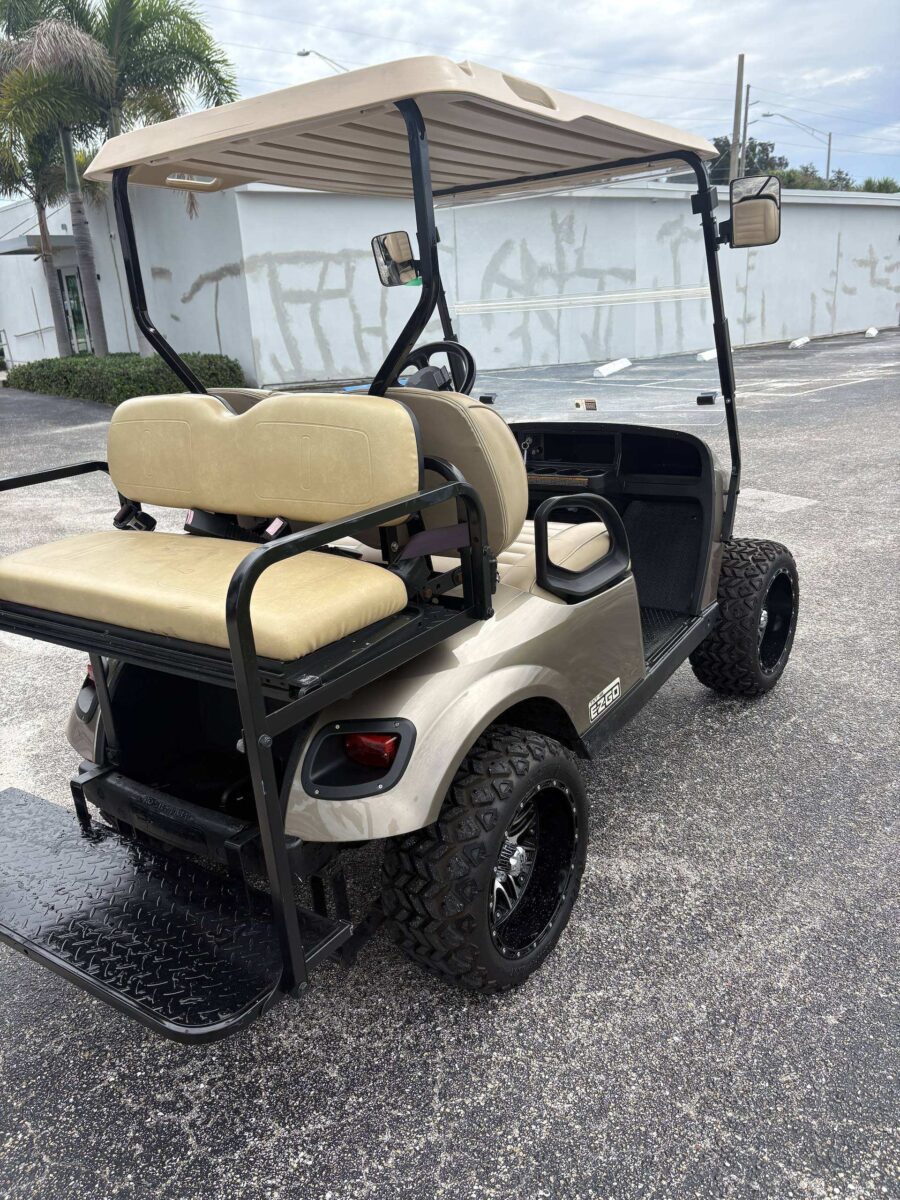 2017 EZGO TXT photo 4