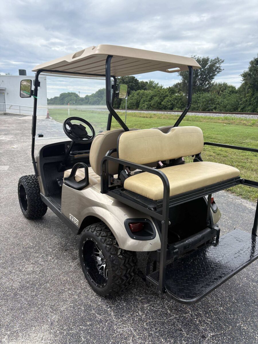 2017 EZGO TXT photo 3