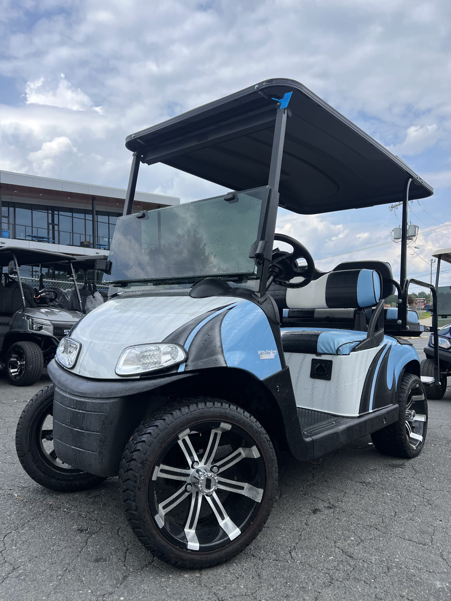 2016 E-Z-GO RXV