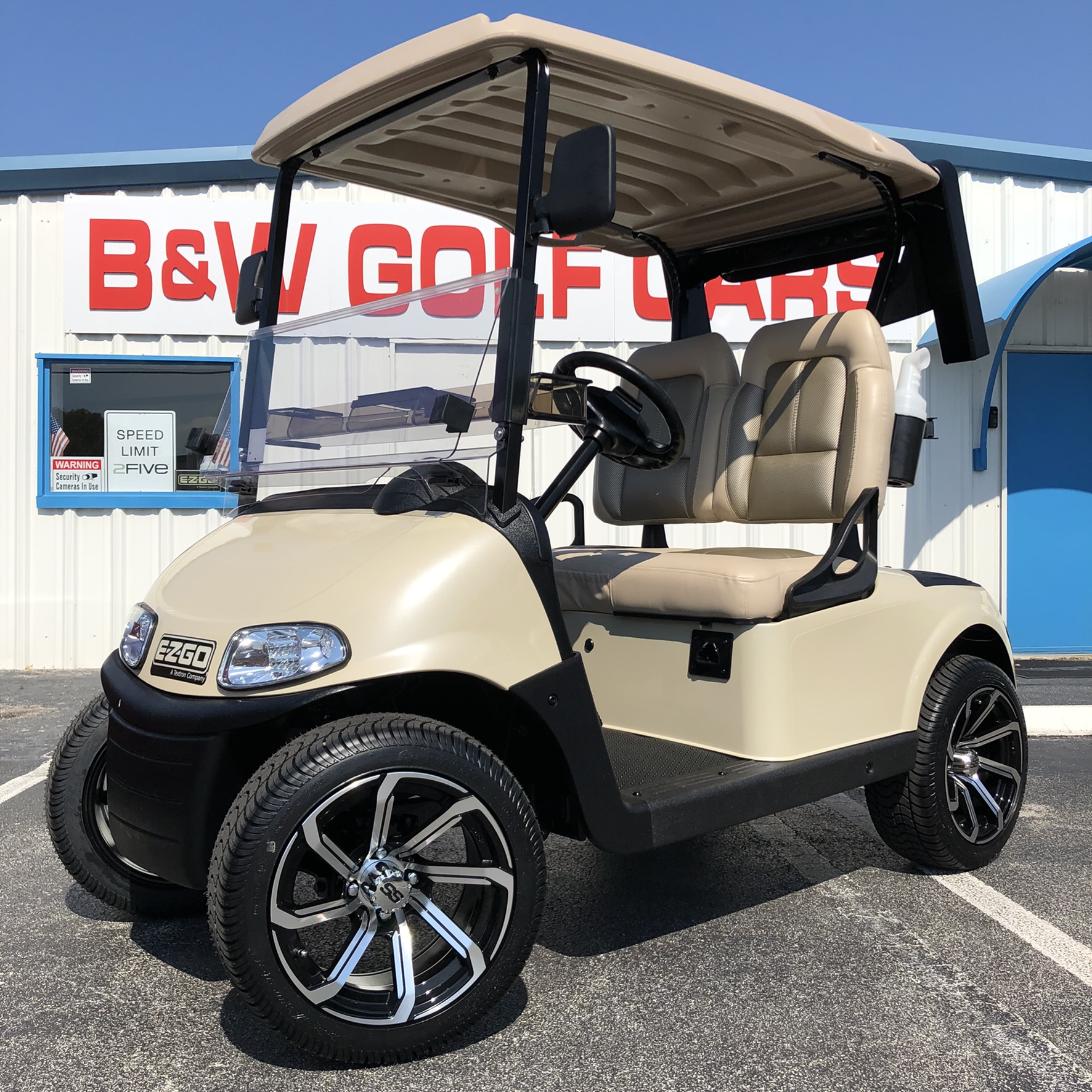2023 E-Z-GO RXV REMAN
