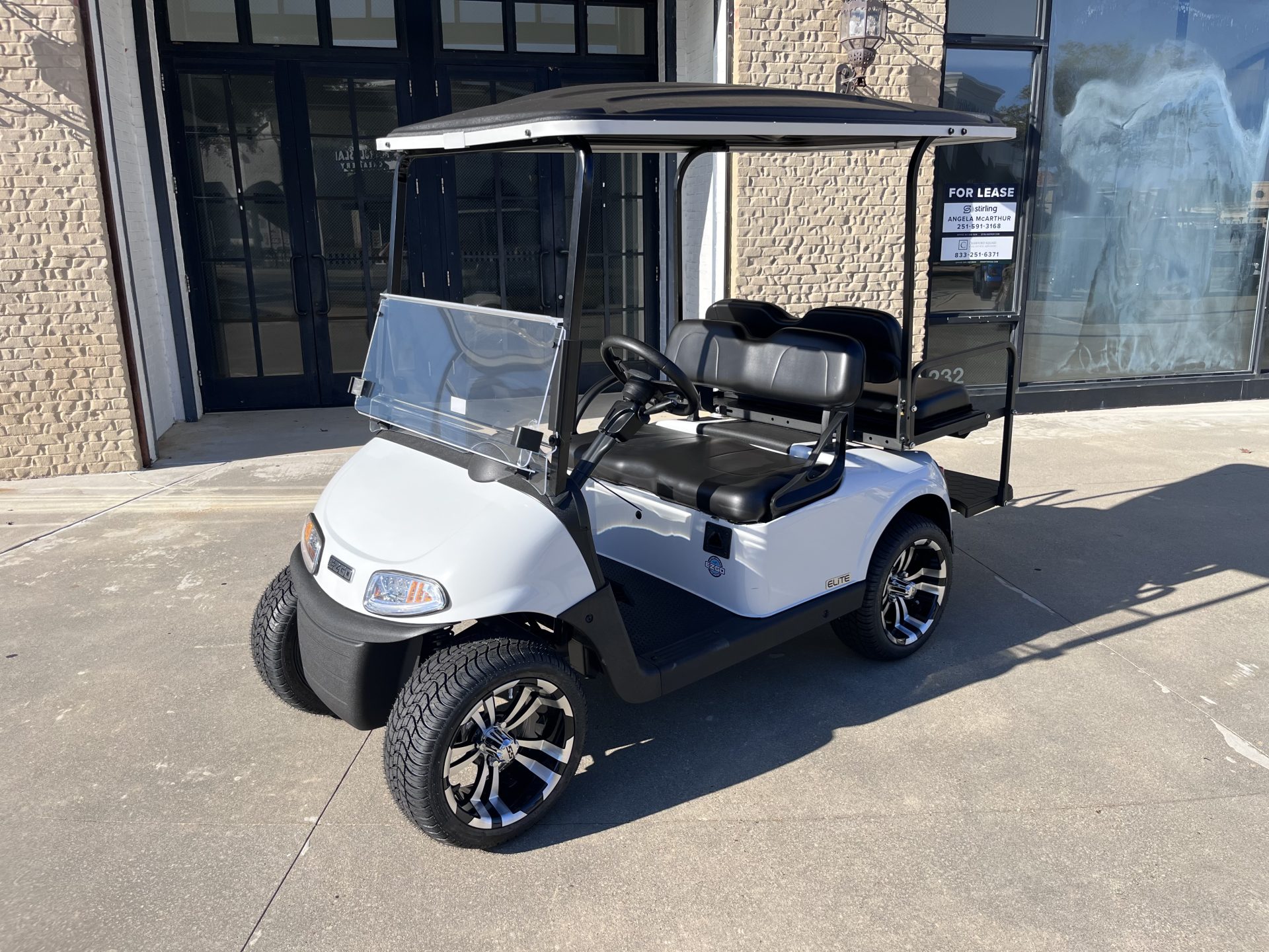 2021 E-Z-GO RXV 2+2