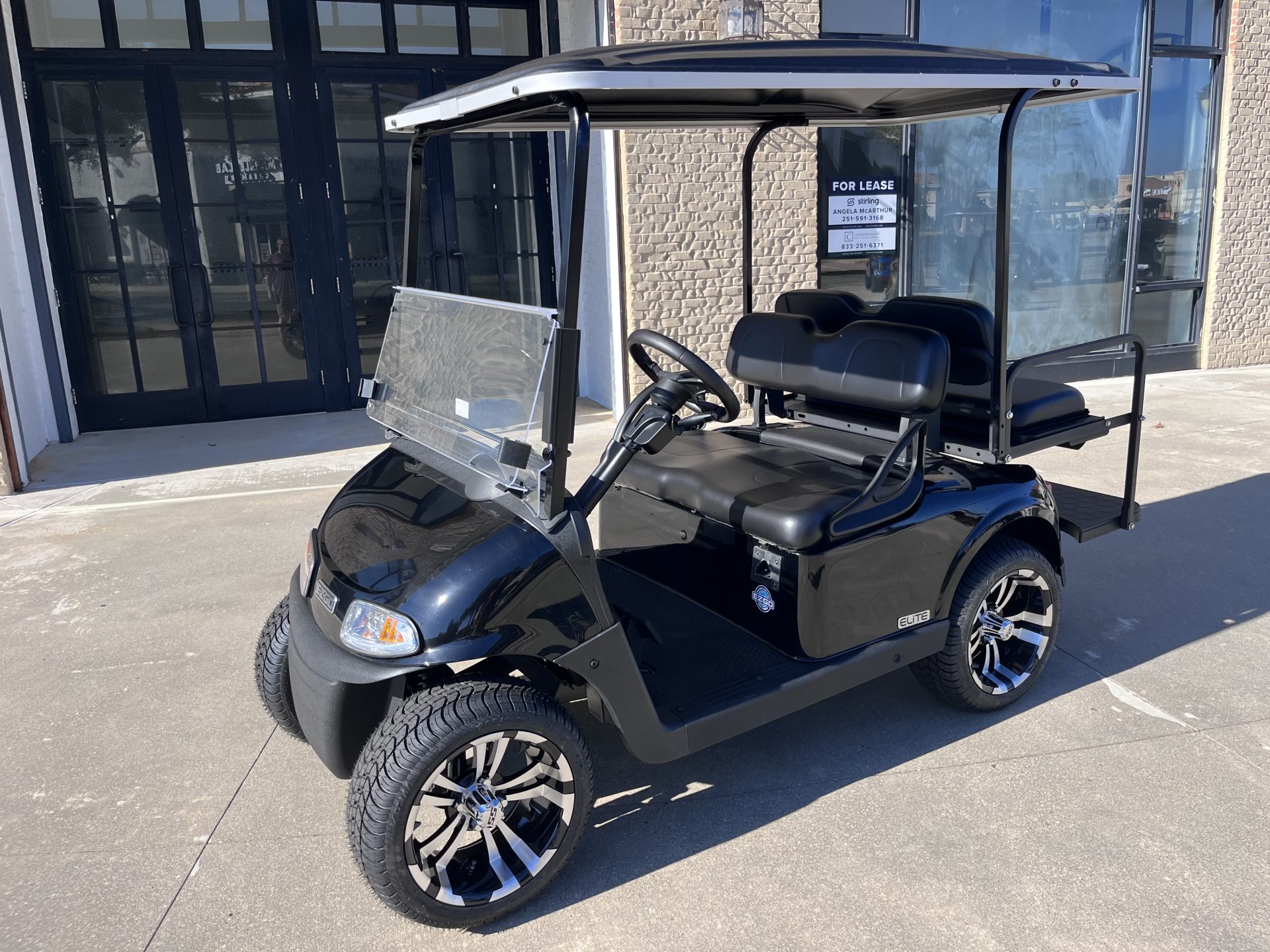 2021 E-Z-GO RXV 2+2