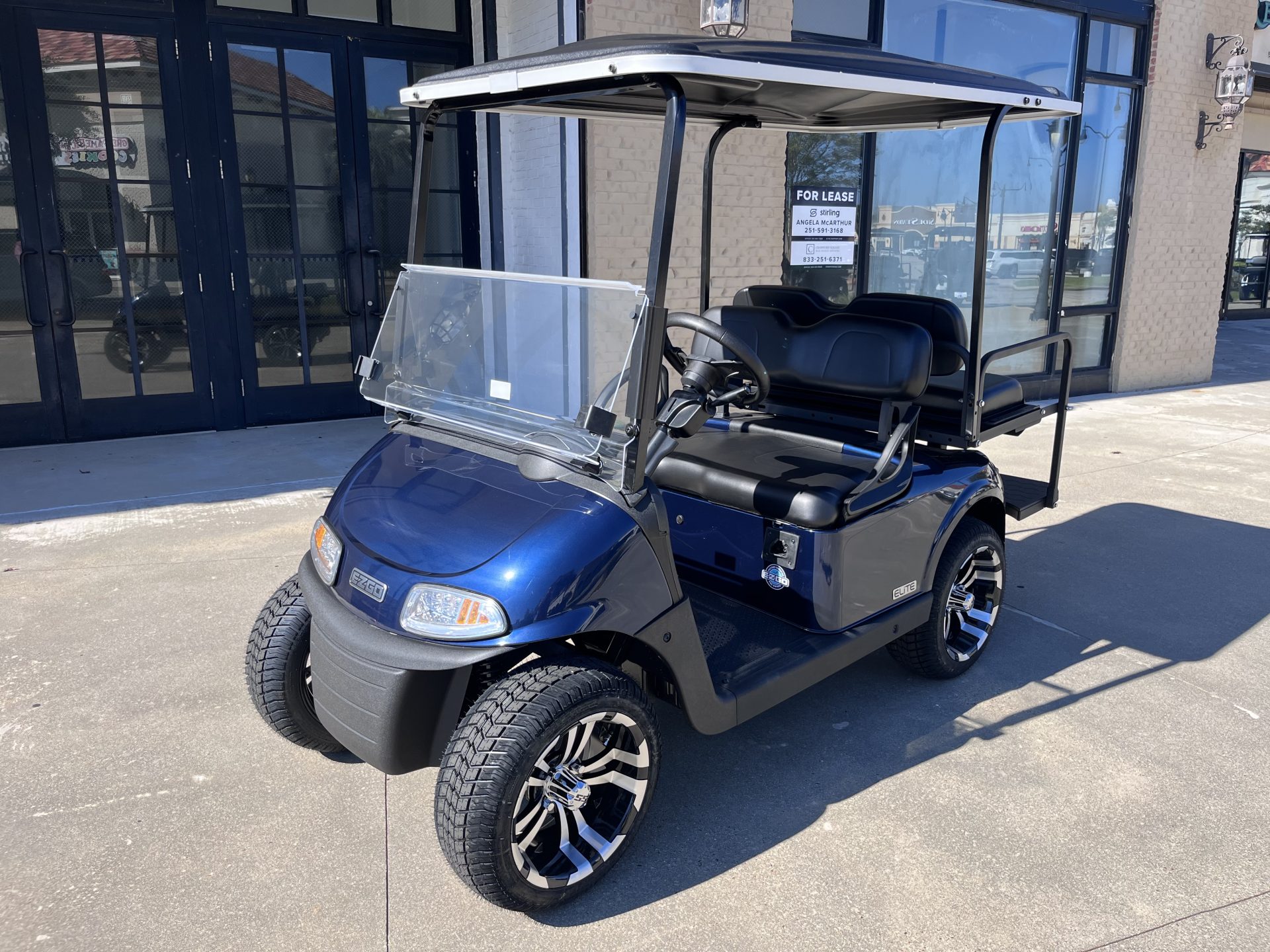 2021 E-Z-GO RXV 2+2