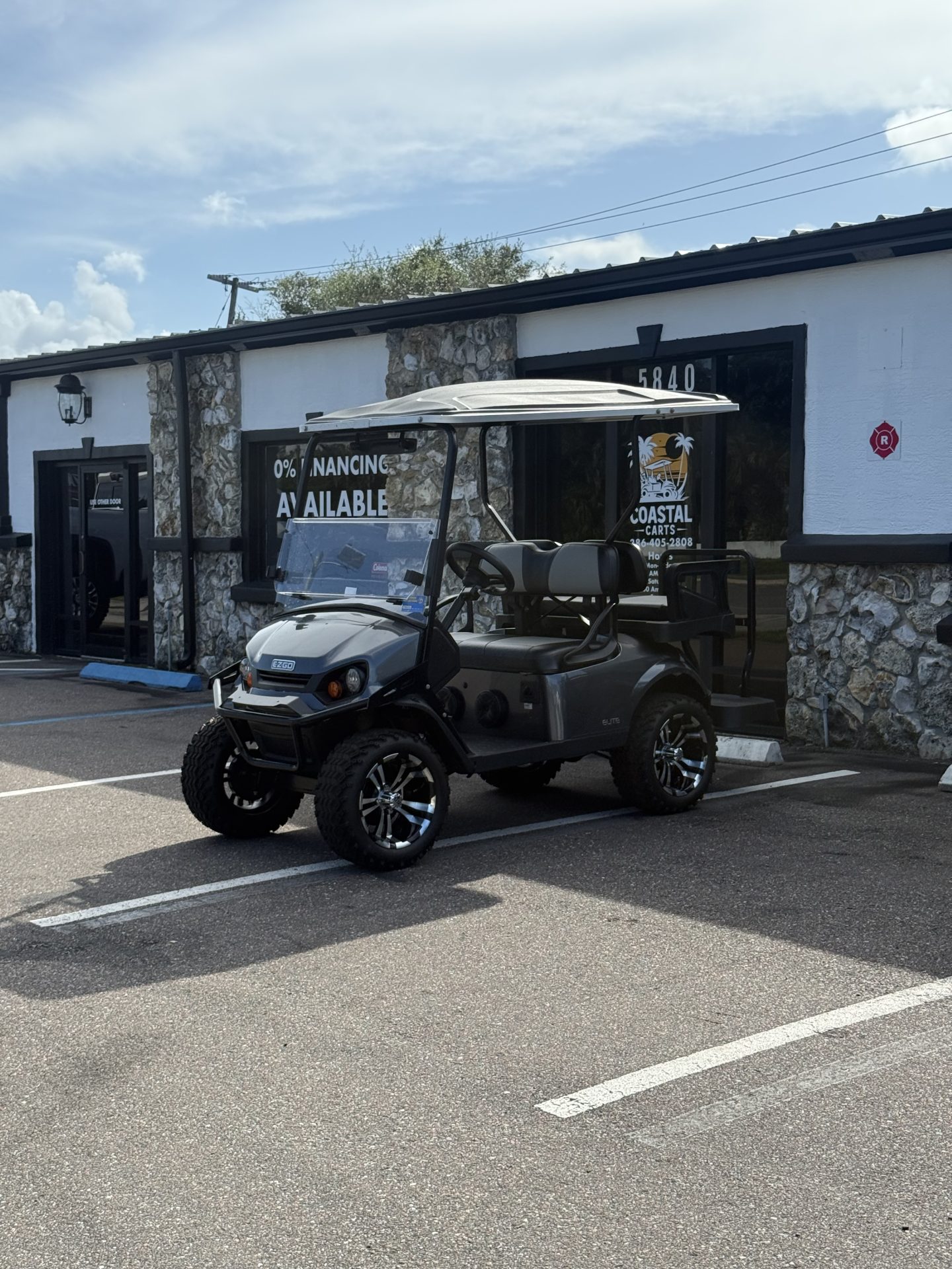 2023 E-Z-GO Express 4 ELiTE Lithium (lifted)