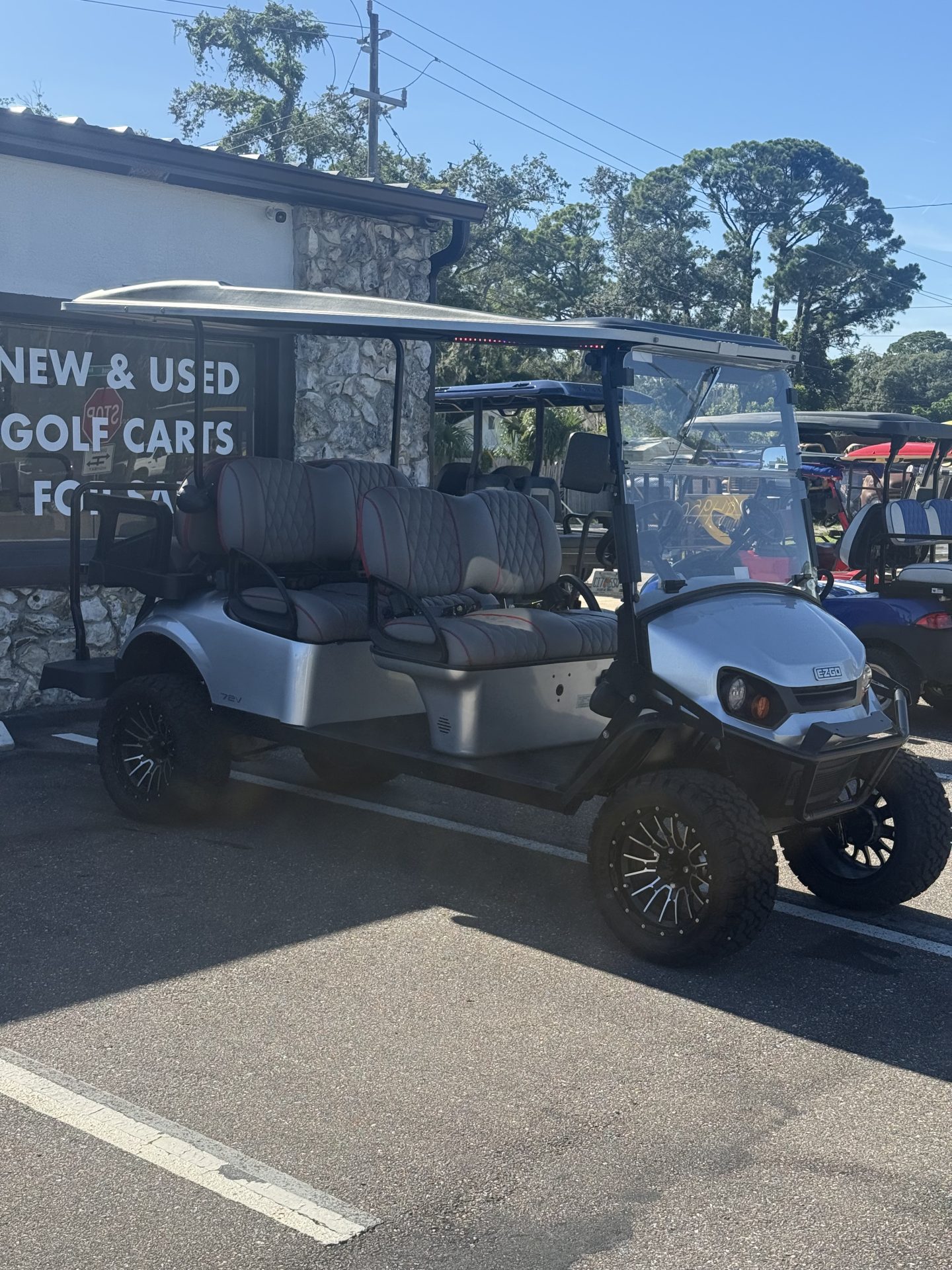 2022 EZGO Express photo 2