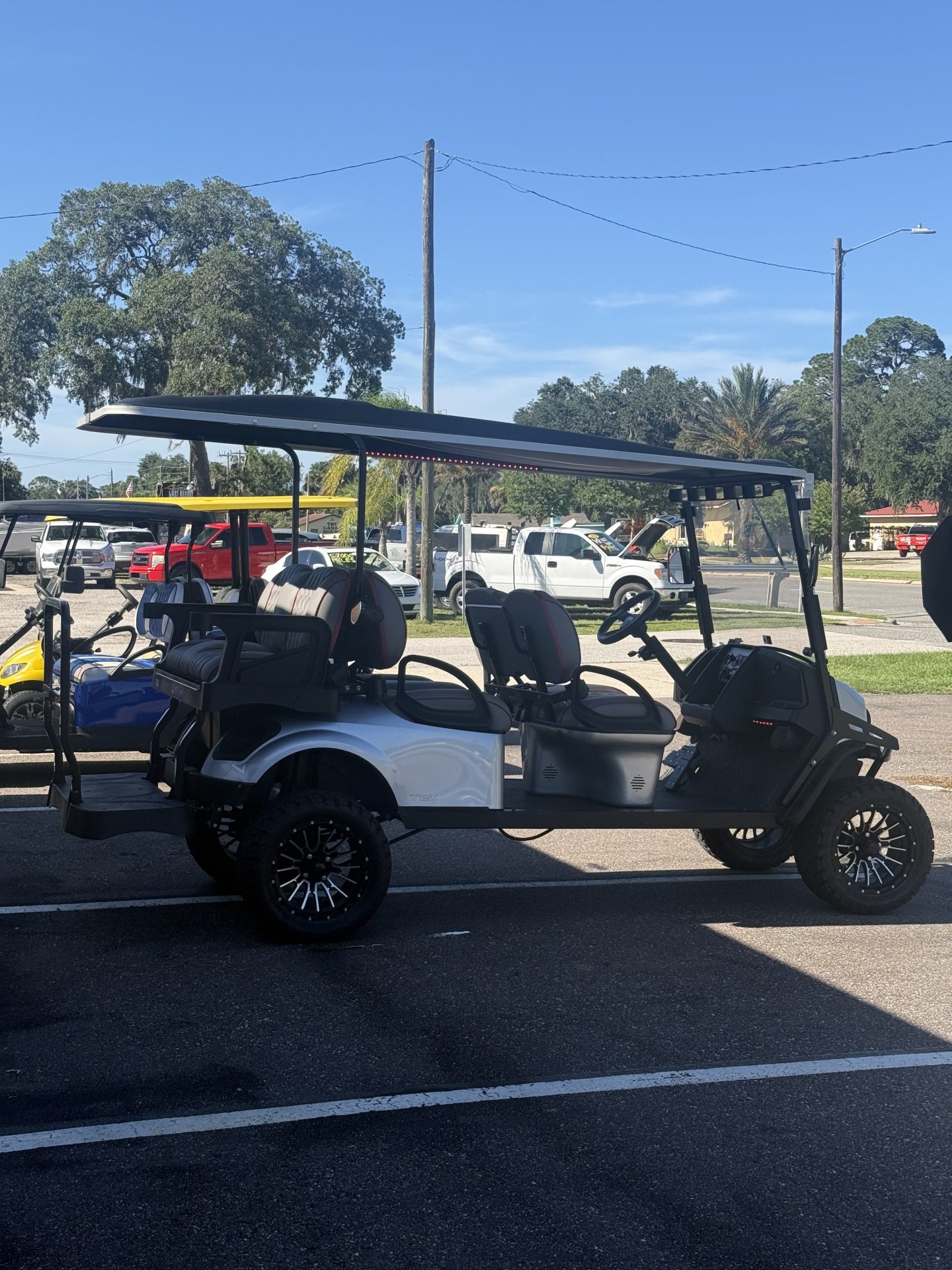 2022 EZGO Express photo 3