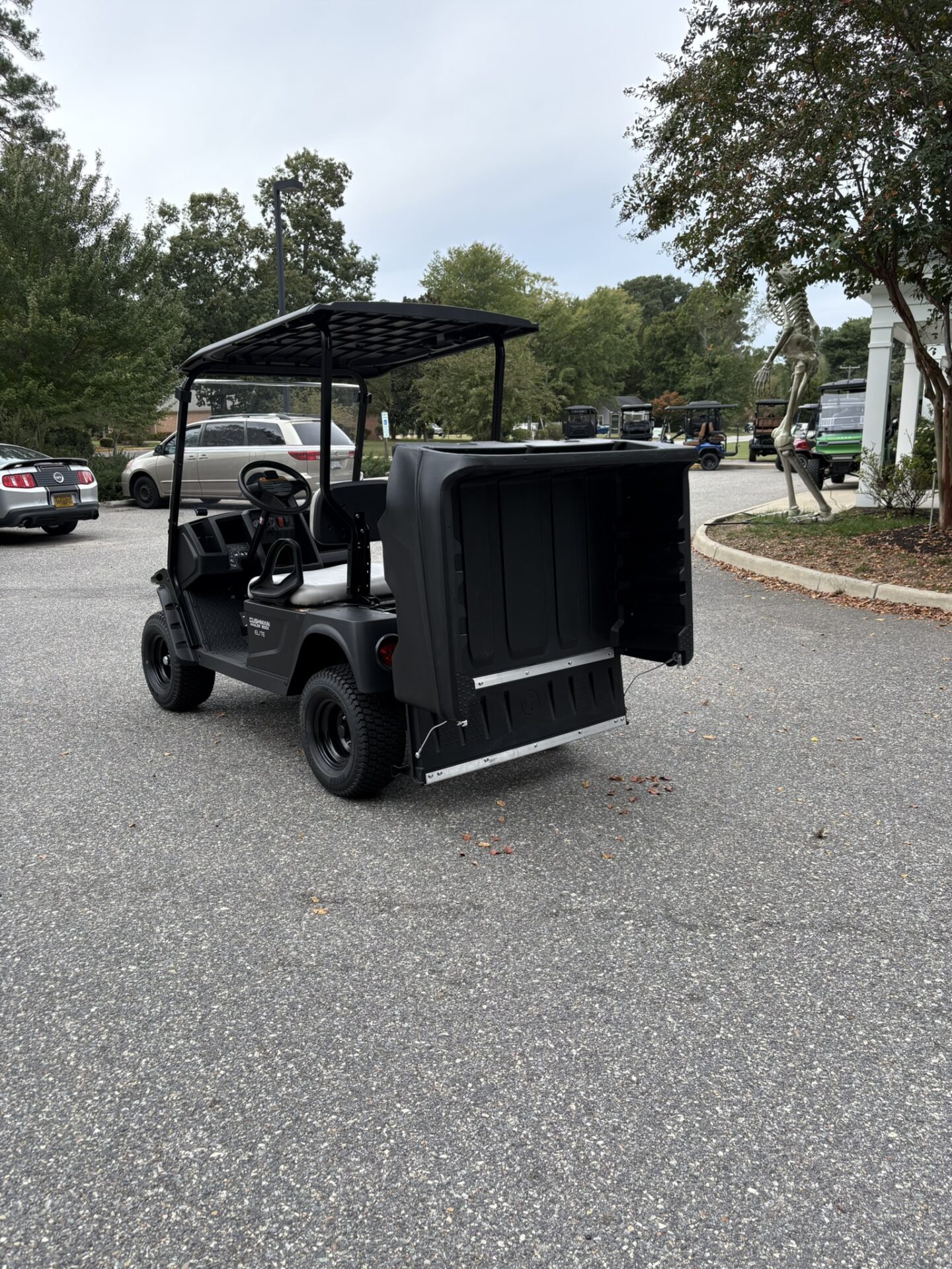 2027 Cushman Hauler photo 2