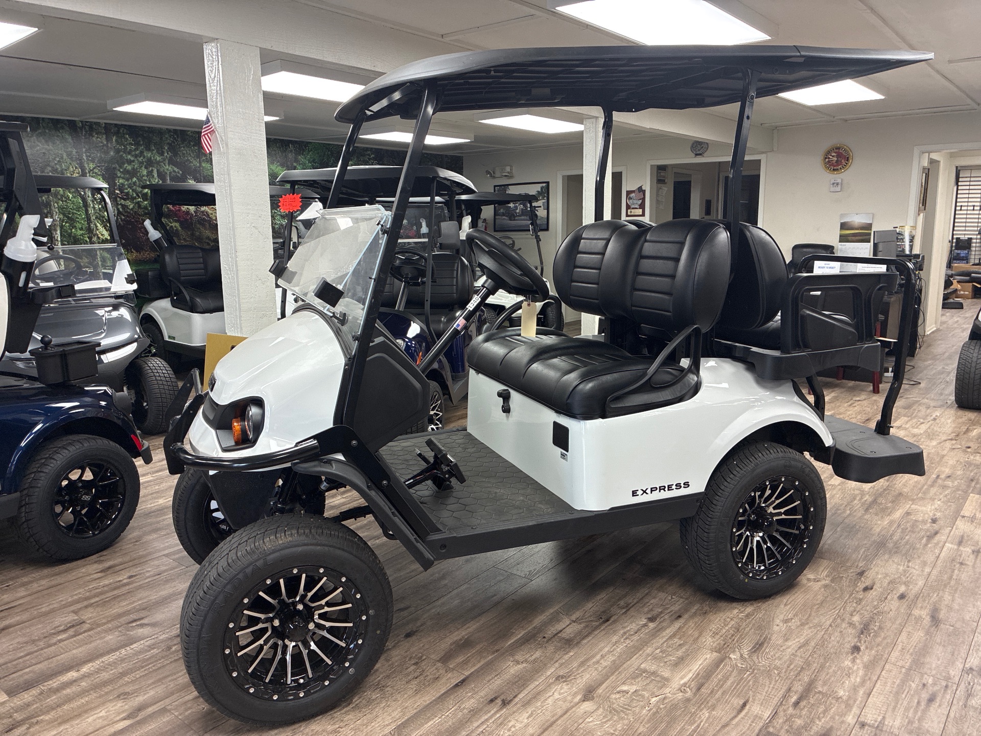 2026 EZGO Express photo 2