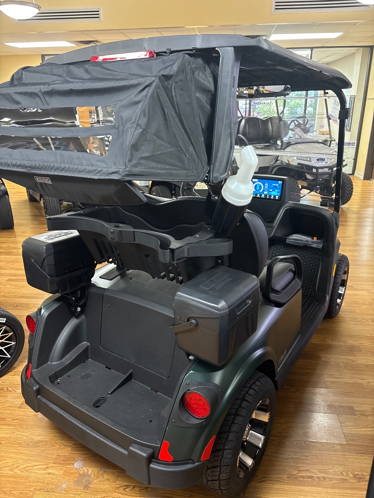 2026 EZGO RXV photo 3