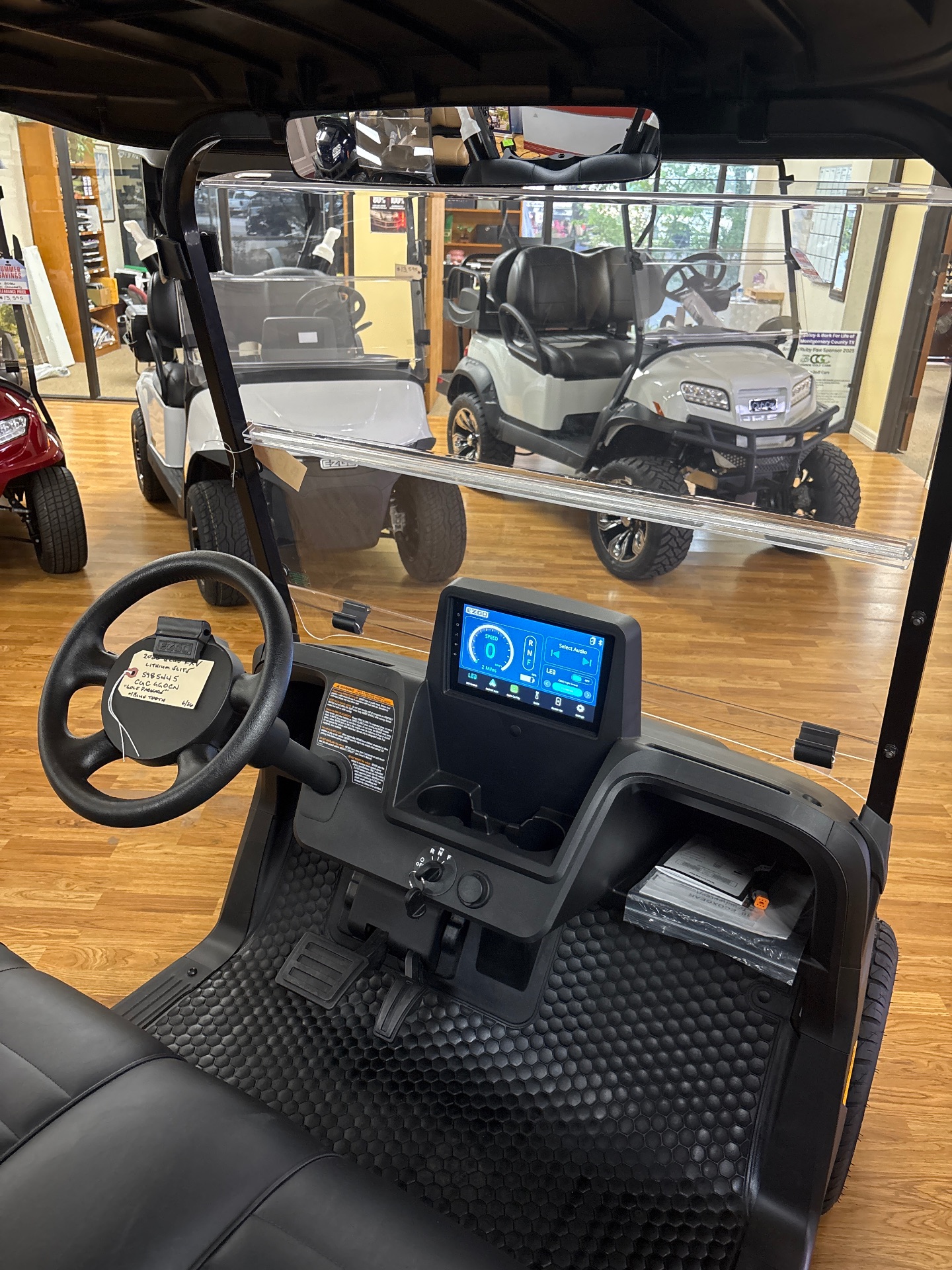 2026 EZGO RXV photo 4
