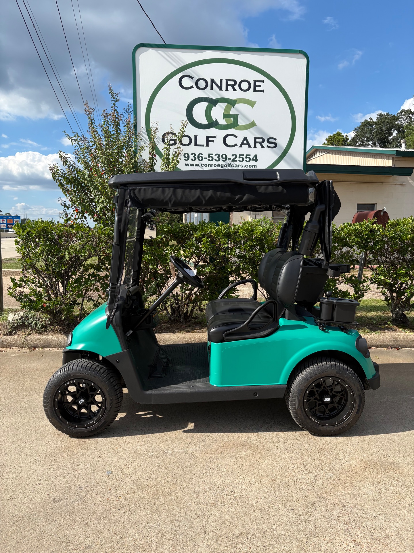 2020 EZGO RXV