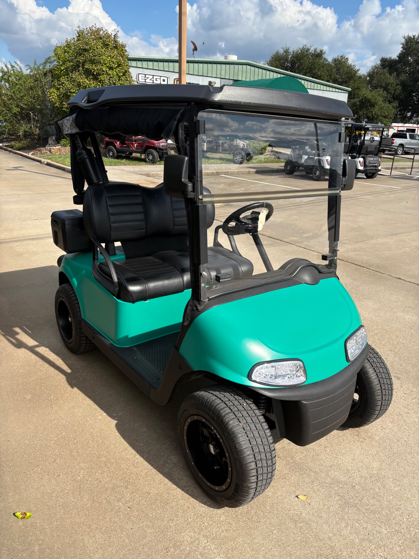 2020 EZGO RXV photo 3