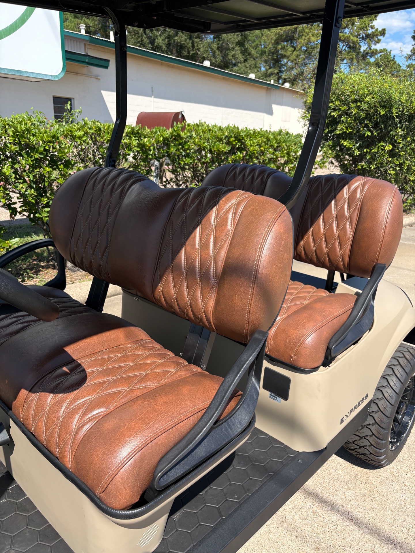 2026 EZGO Express photo 3
