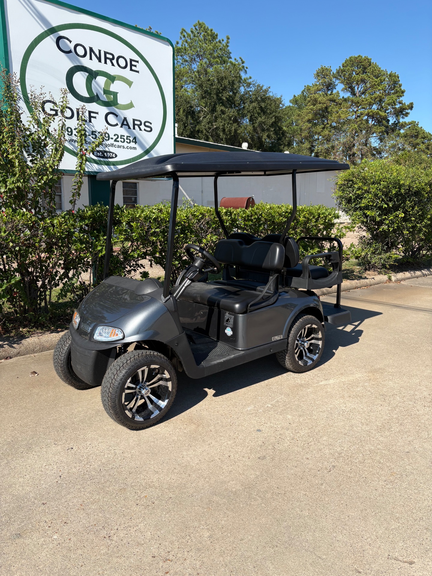 2021 E-Z-GO RXV 2+2