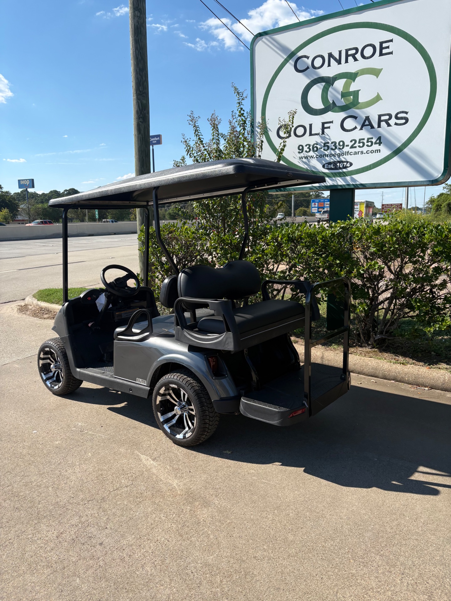 2021 EZGO RXV photo 4