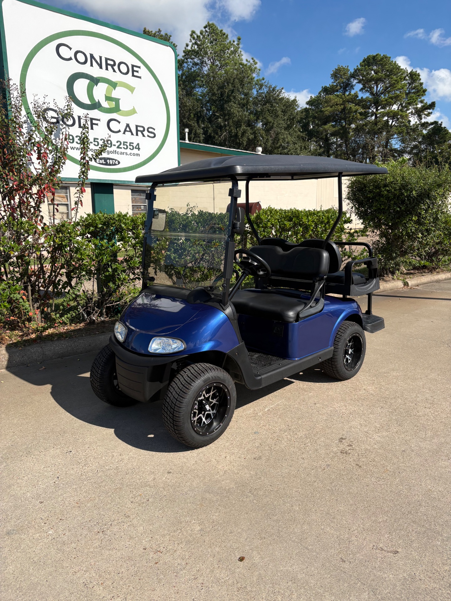 2022 EZGO RXV