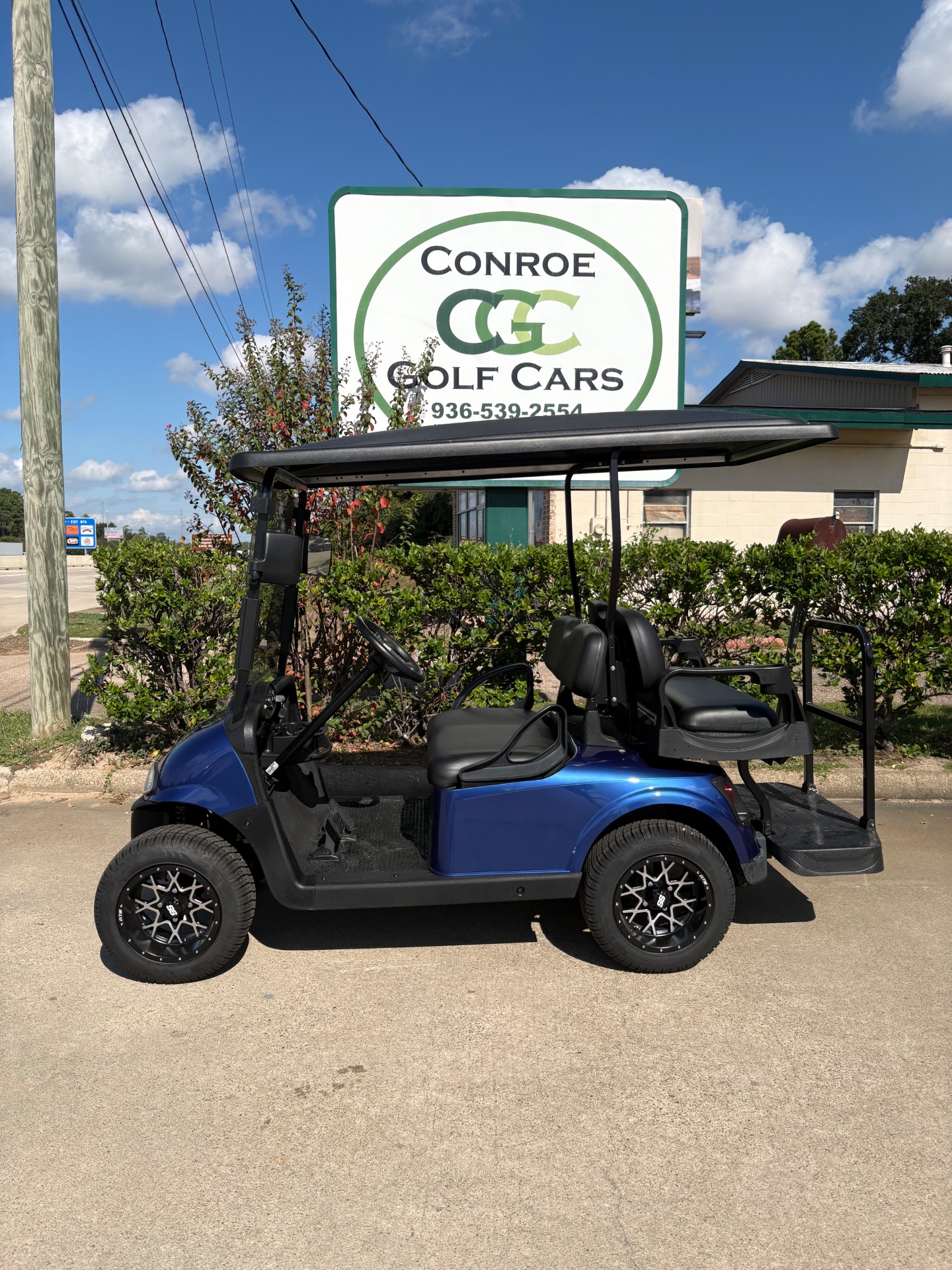 2022 EZGO RXV photo 2