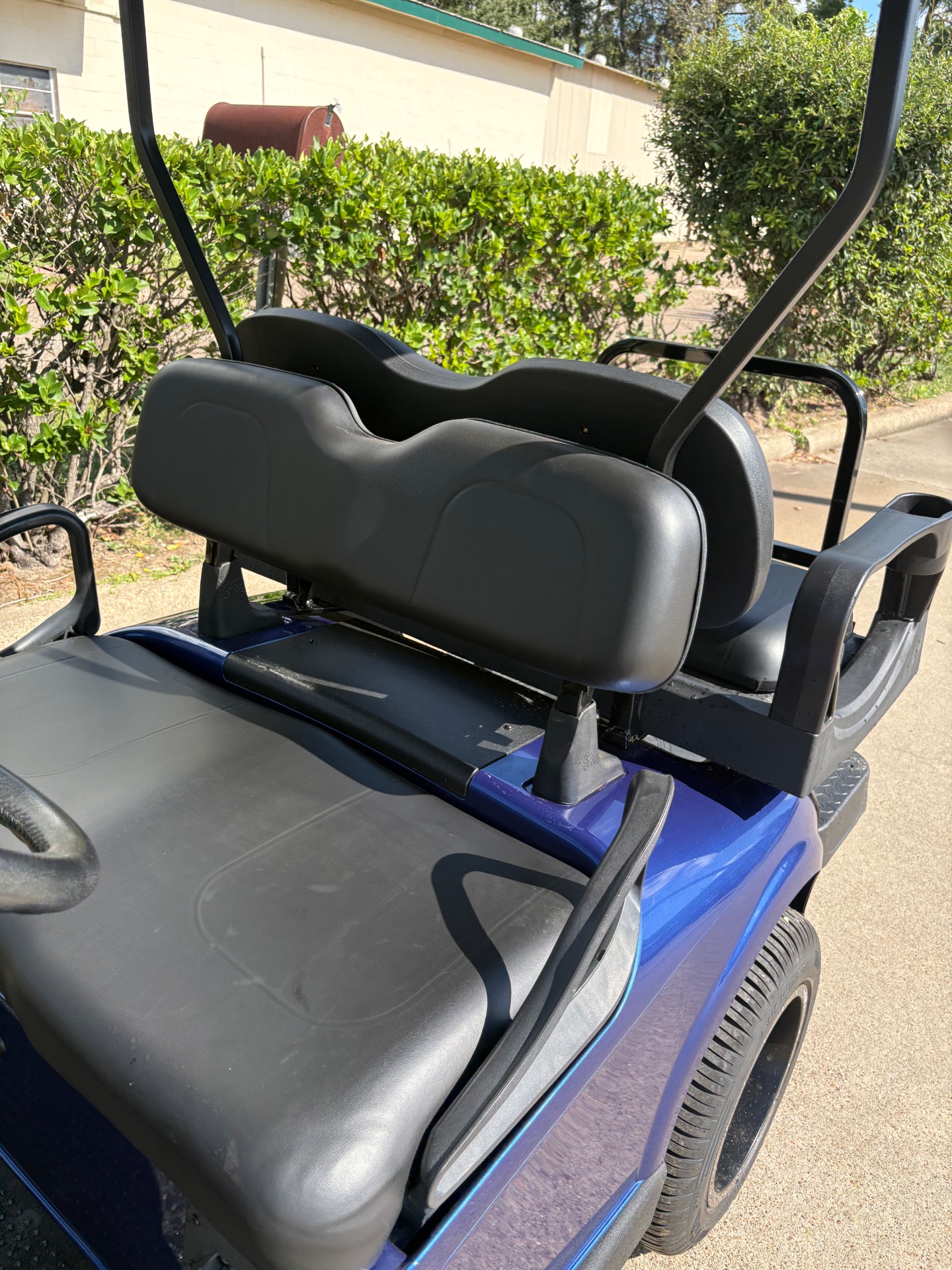 2022 EZGO RXV photo 3