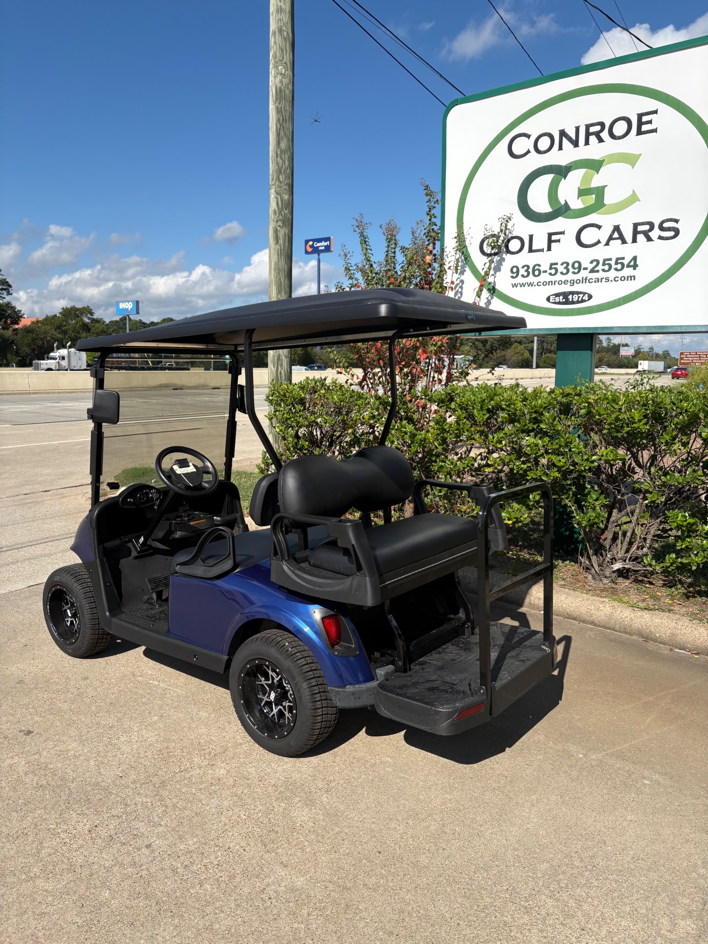 2022 EZGO RXV photo 5