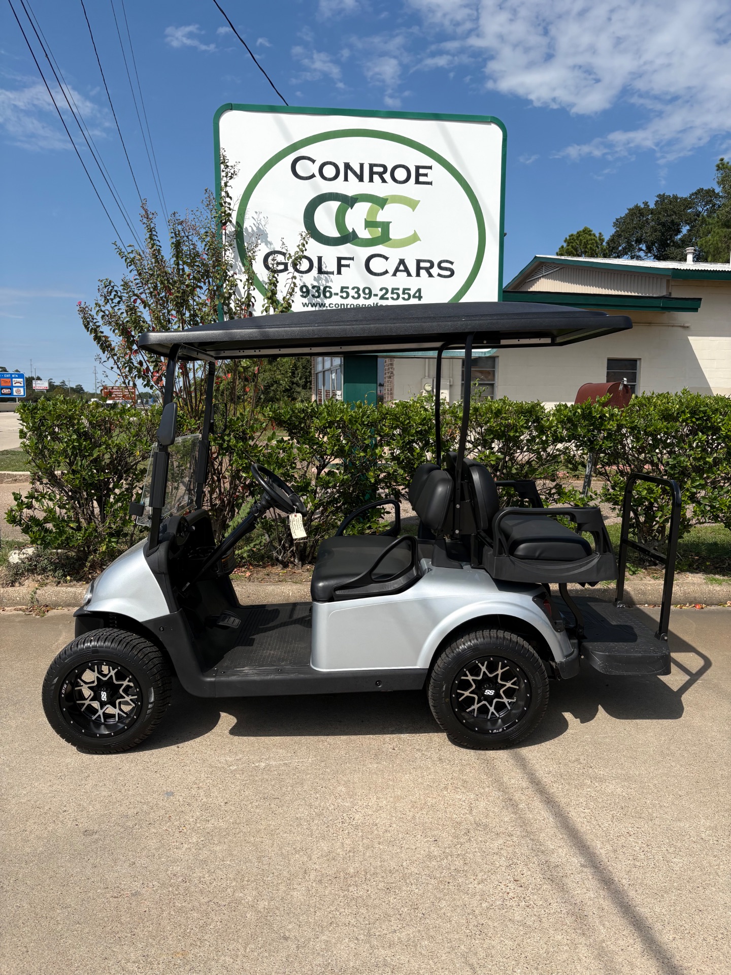 2023 E-Z-GO RXV 2+2 | Conroe Golf Cars