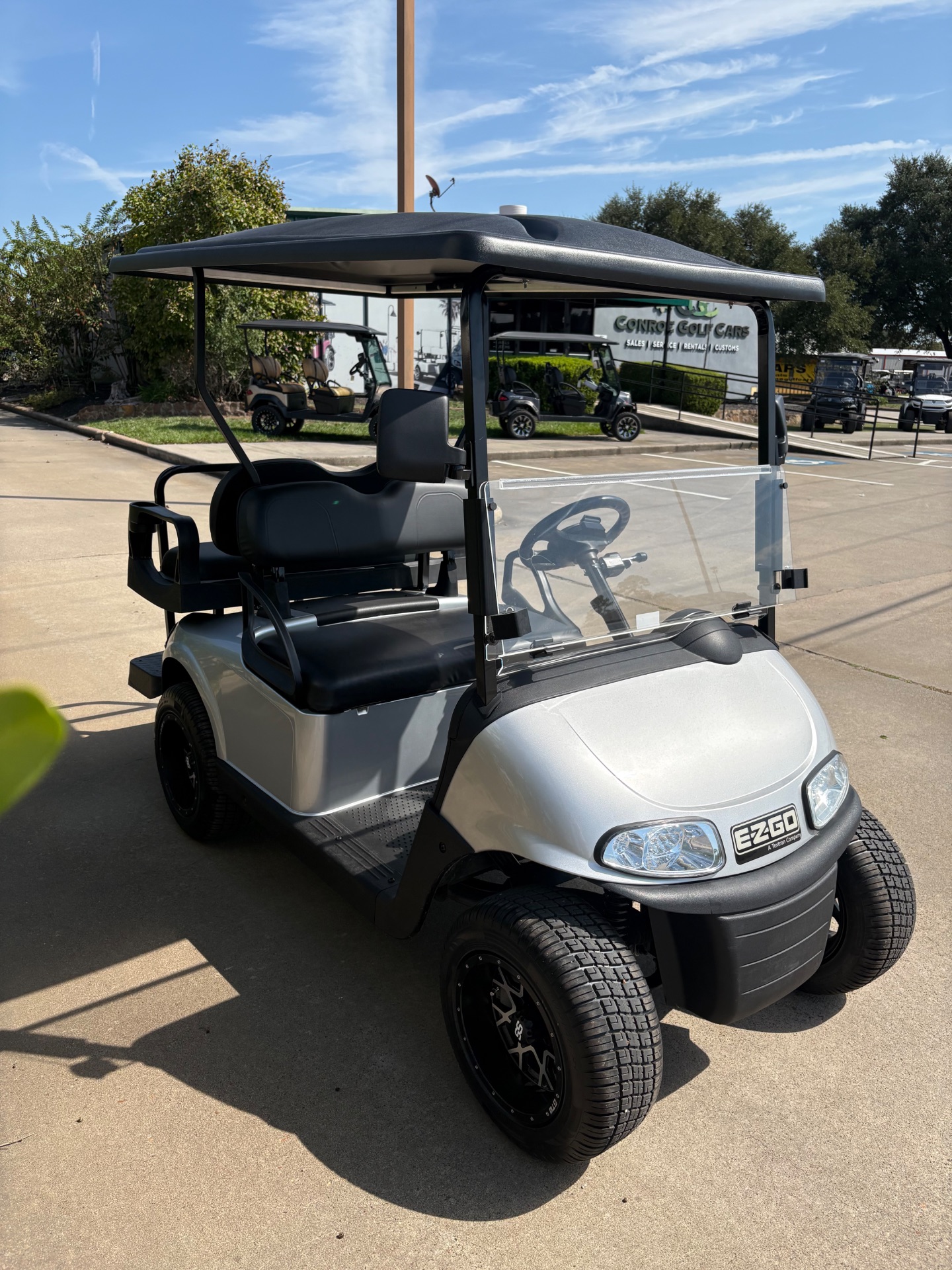 2023 E-Z-GO RXV 2+2 | Conroe Golf Cars