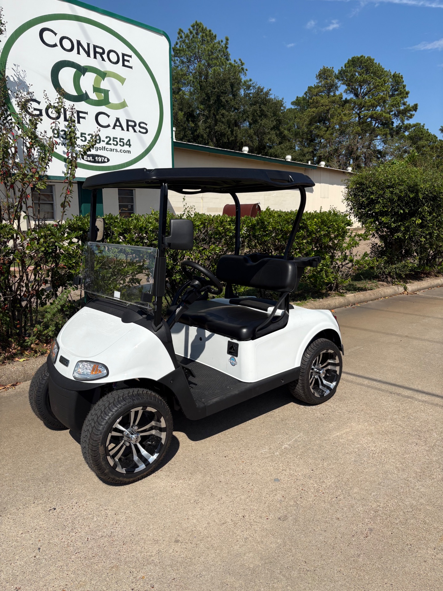 2021 EZGO RXV