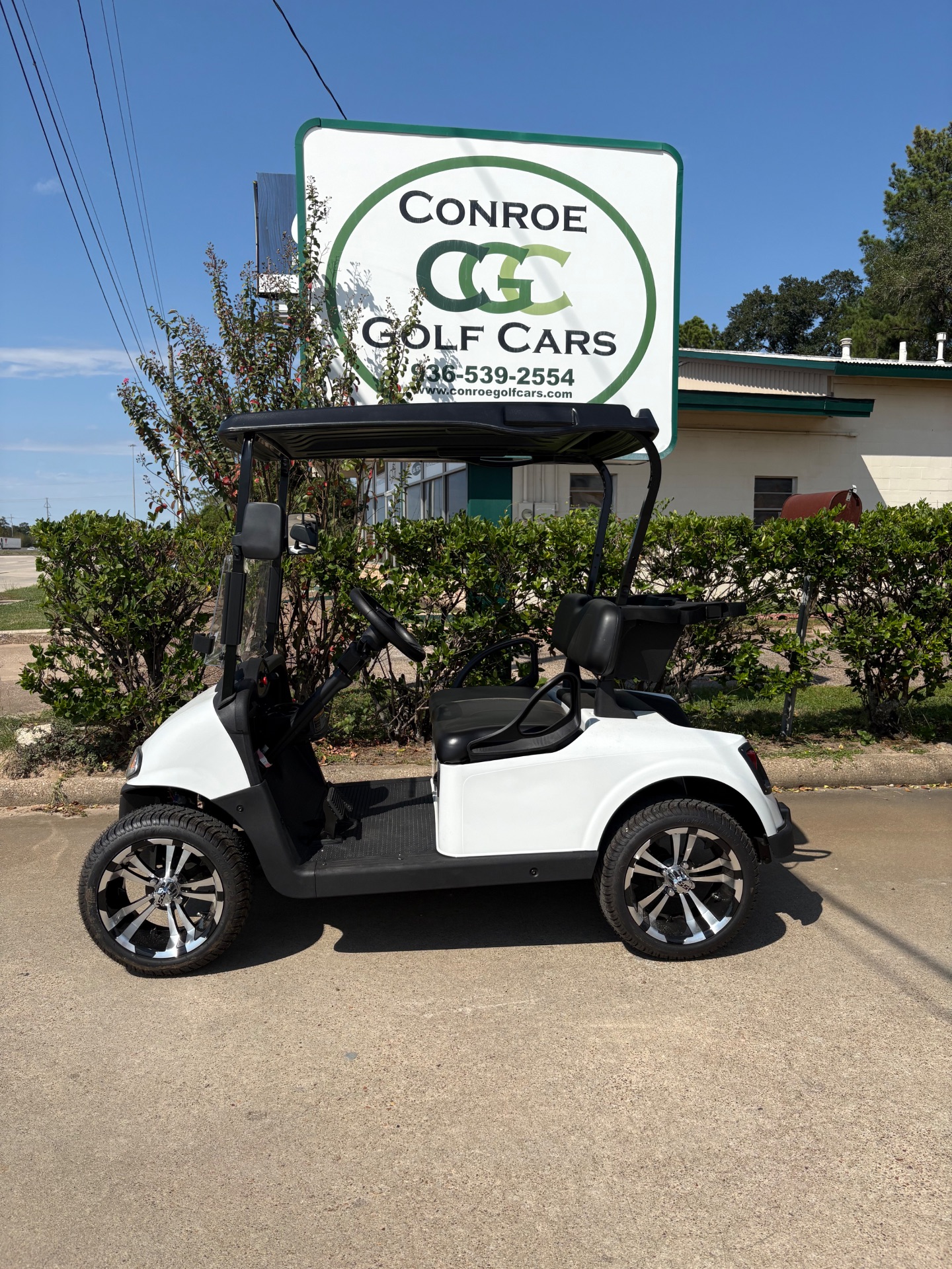 2021 EZGO RXV photo 2