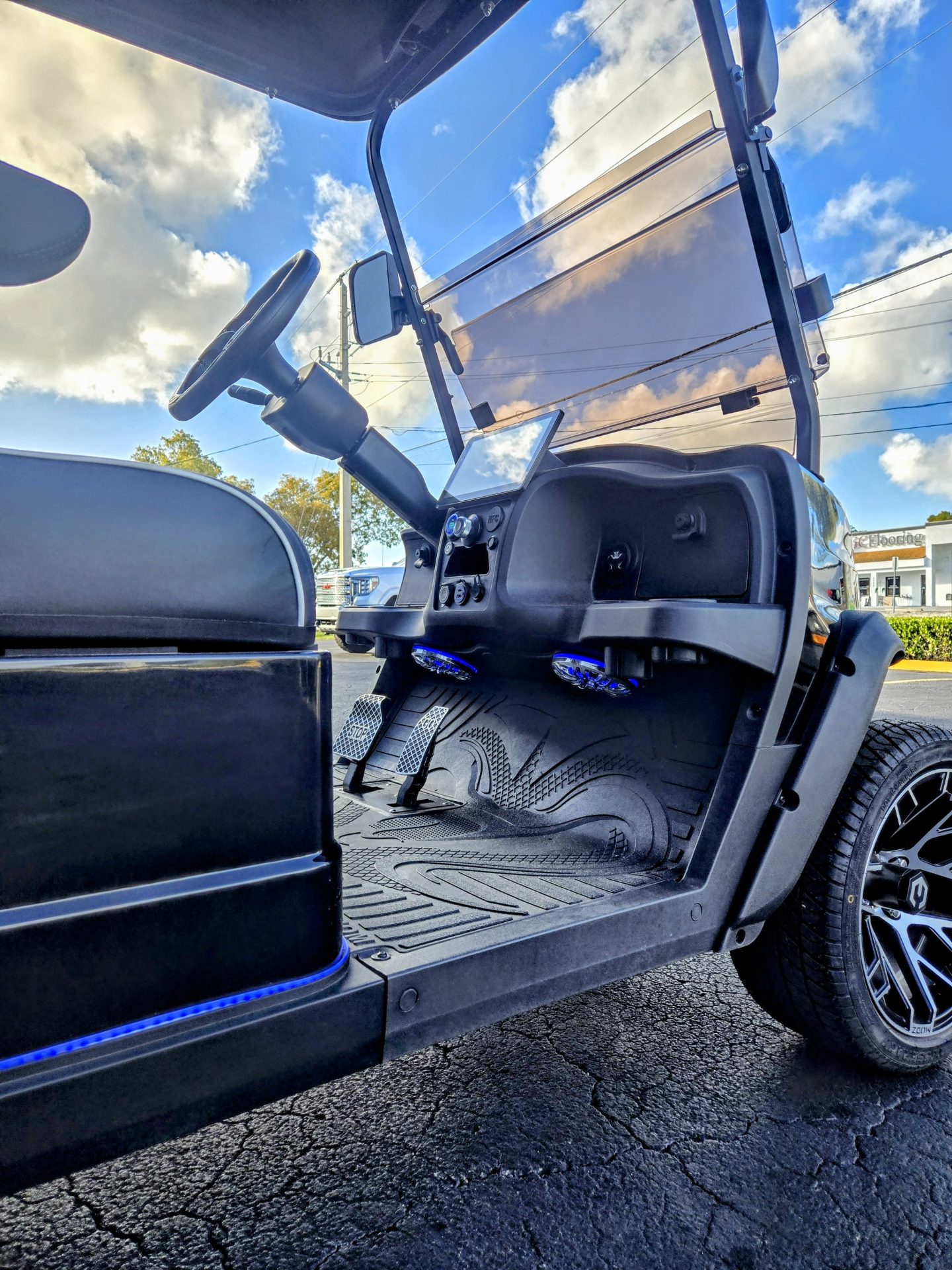 2026 Venom EV photo 4