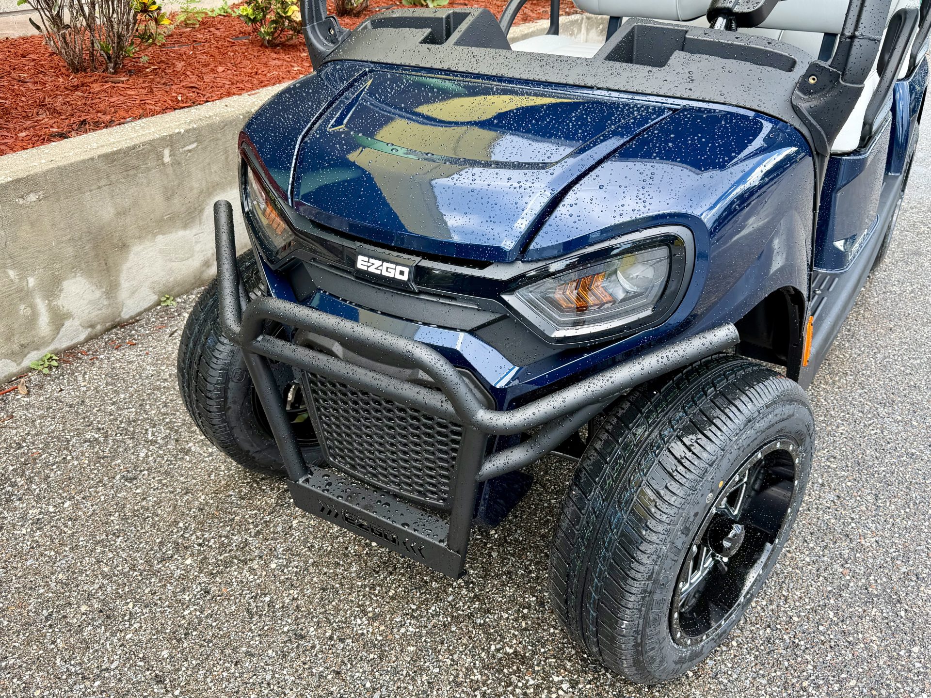 2027 EZGO Liberty photo 2