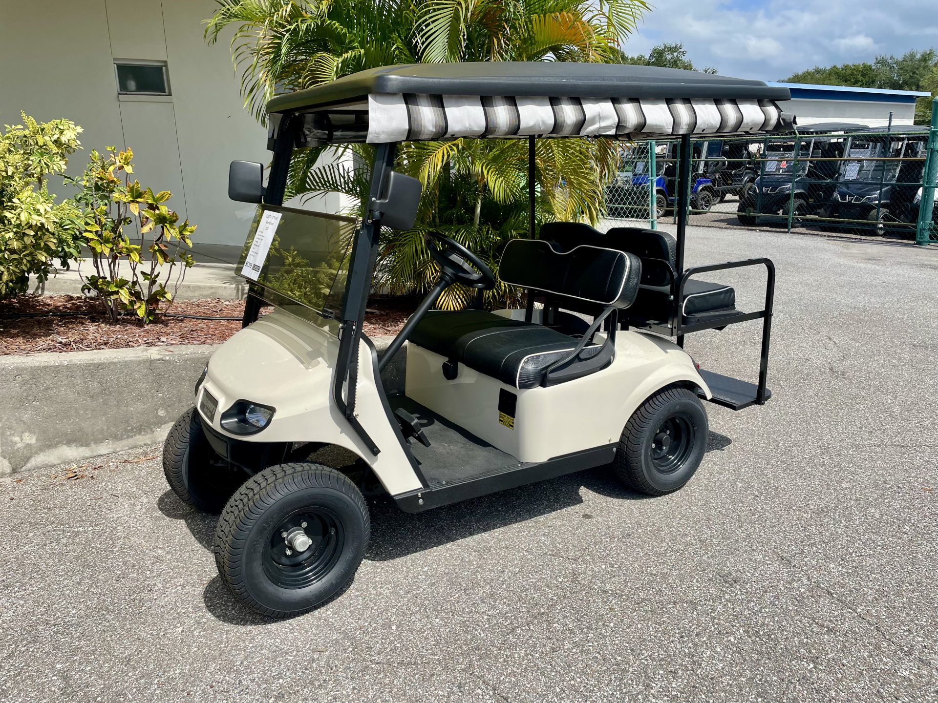 2025 E-Z-GO Freedom TXT Elite