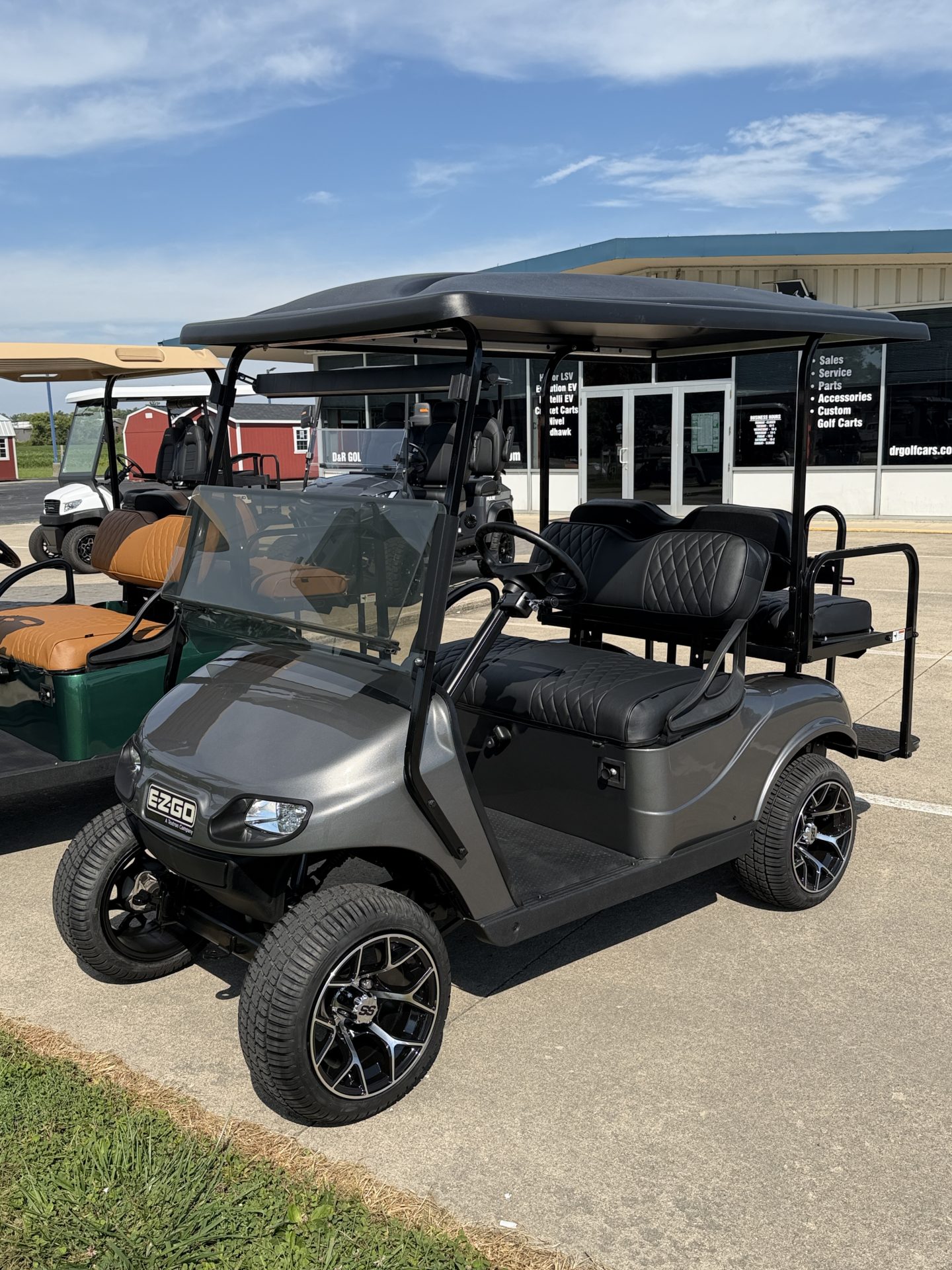2018 EZGO TXT photo 2