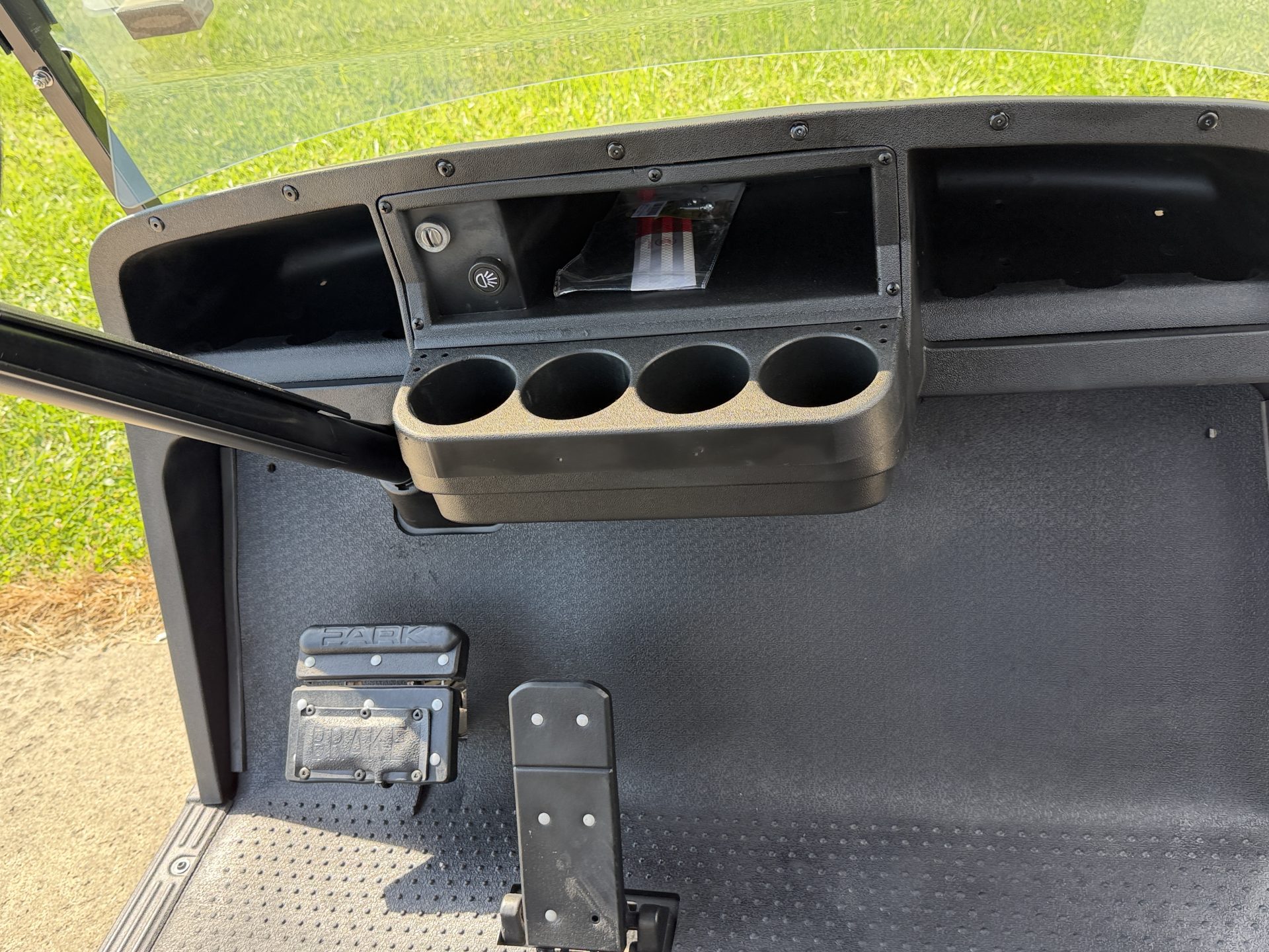 2018 EZGO TXT photo 5