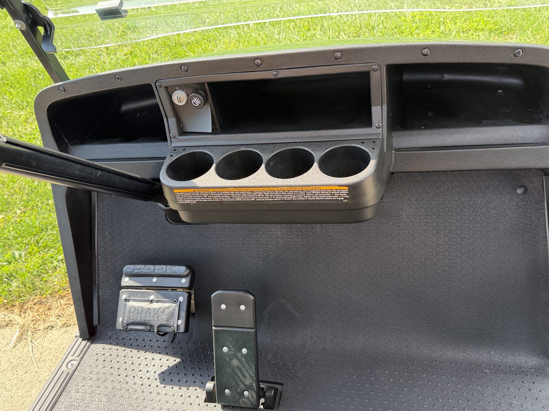 2018 EZGO TXT photo 3