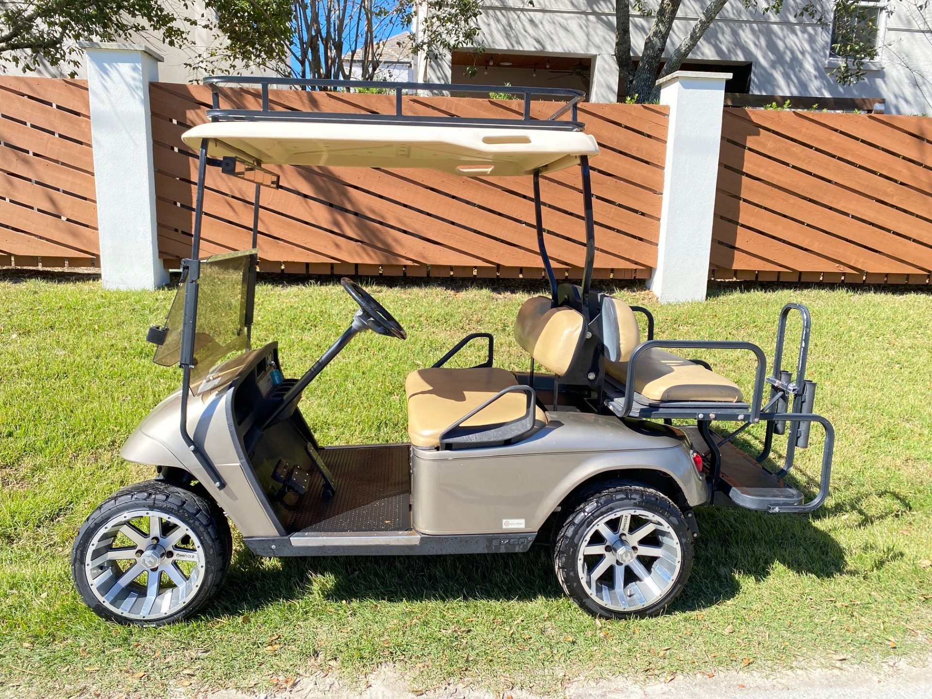 2008 EZGO TXT photo 2