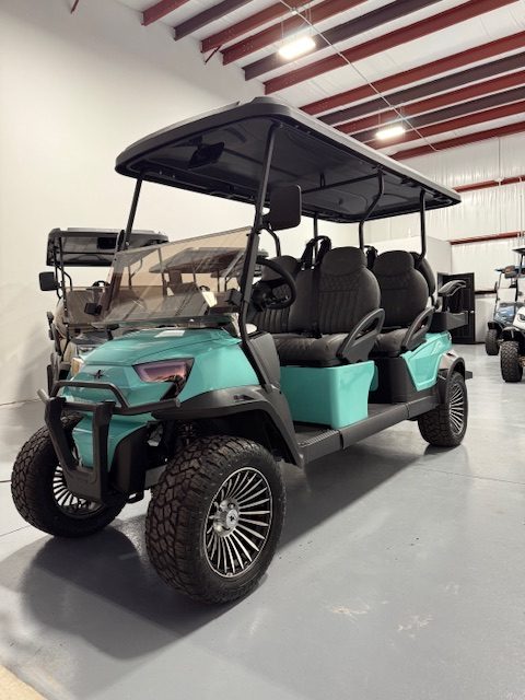 2026 Atlas 6P Lifted Lithium Bahama Blue