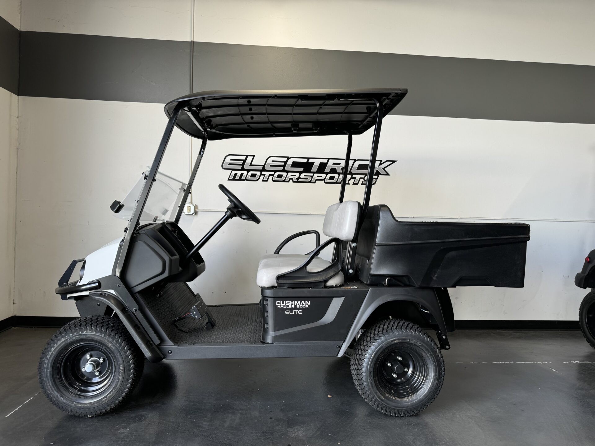 2027 Cushman Hauler 800 X Elite White