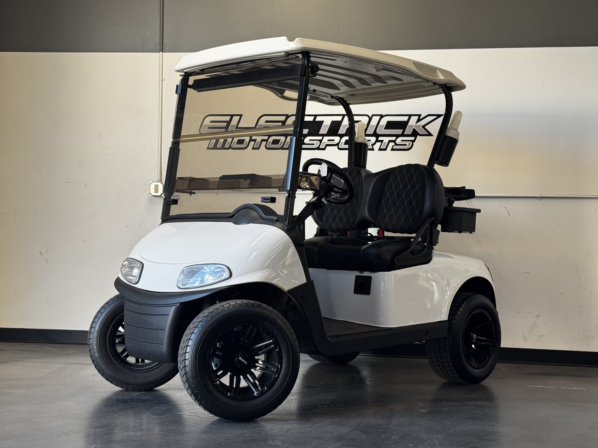 2022 E-Z-GO Freedom RXV ELiTE Lithium - White