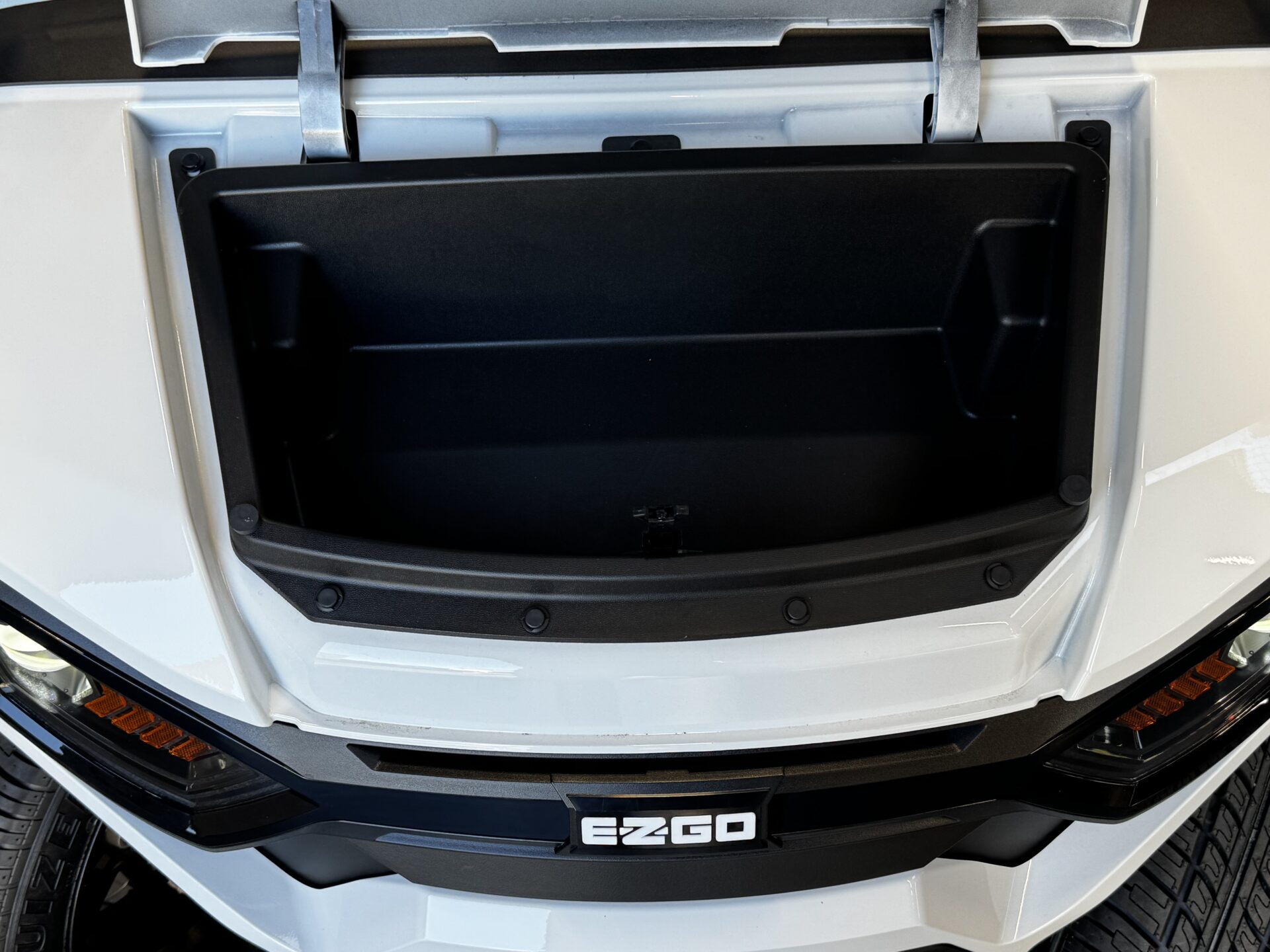 2027 E-Z-GO Liberty 4 X ELiTE Lithium Powertrain — photo 6
