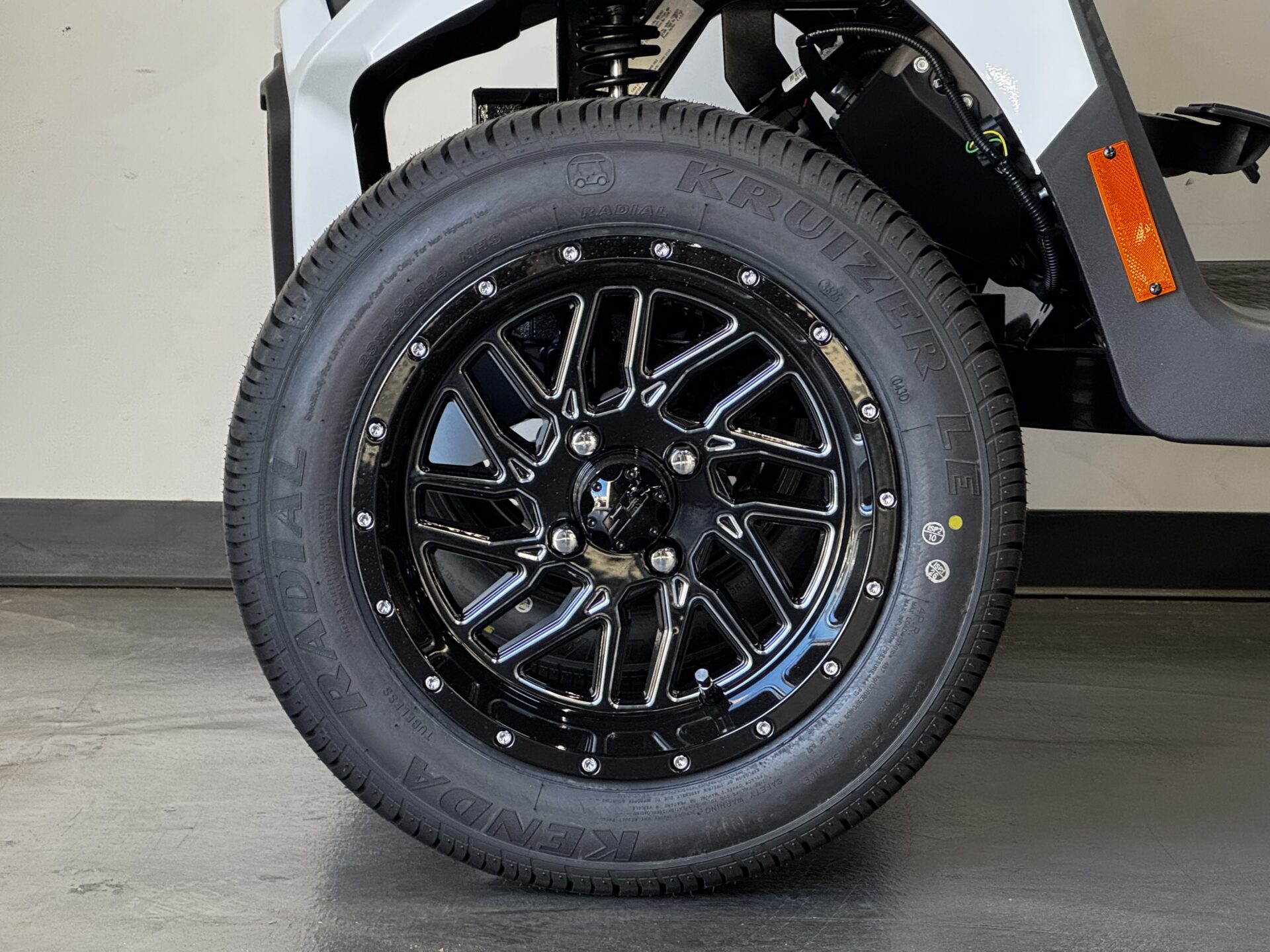 2027 E-Z-GO Liberty 4 X ELiTE Lithium Powertrain — photo 14