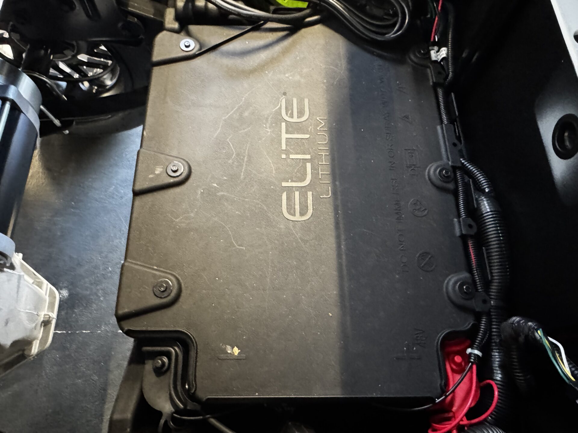 2027 E-Z-GO Liberty 4 X ELiTE Lithium Powertrain — photo 13