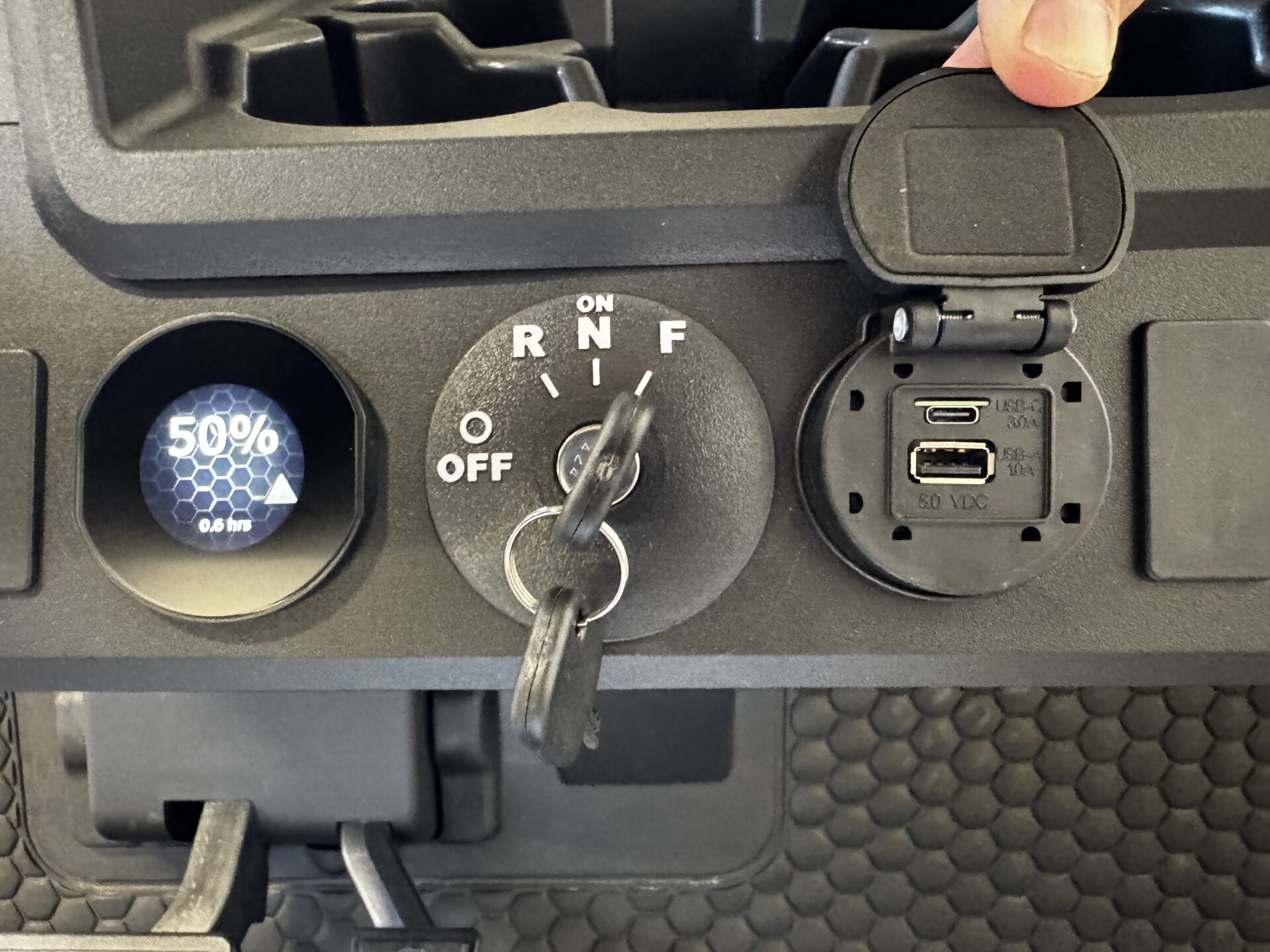 2027 E-Z-GO Liberty 4 X ELiTE Lithium Powertrain — photo 12