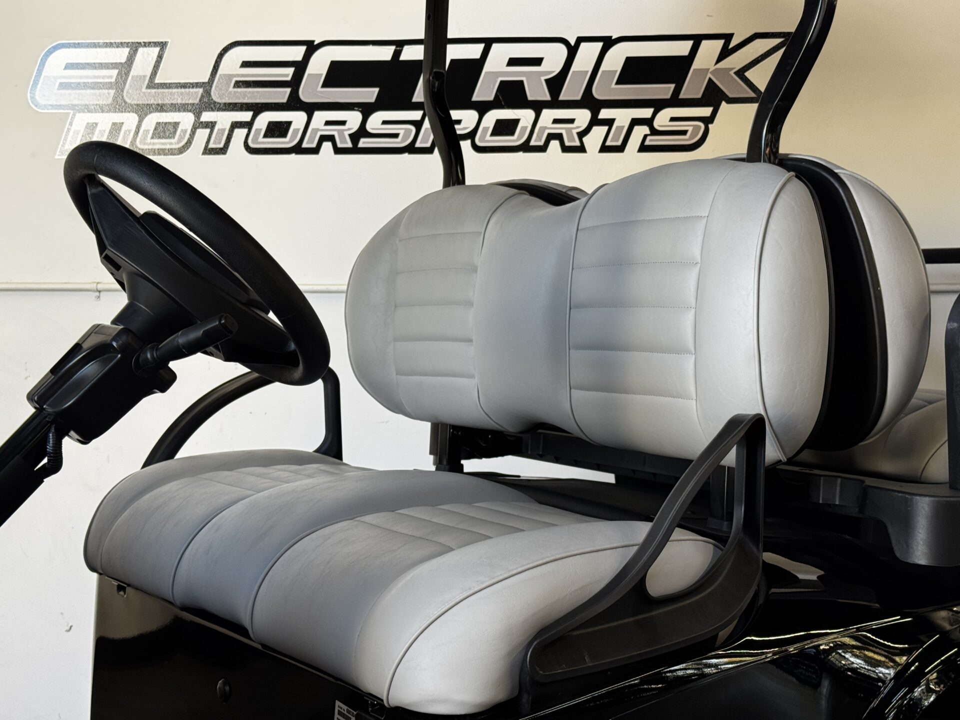 2027 E-Z-GO Liberty 4 X ELiTE Lithium Powertrain — photo 4