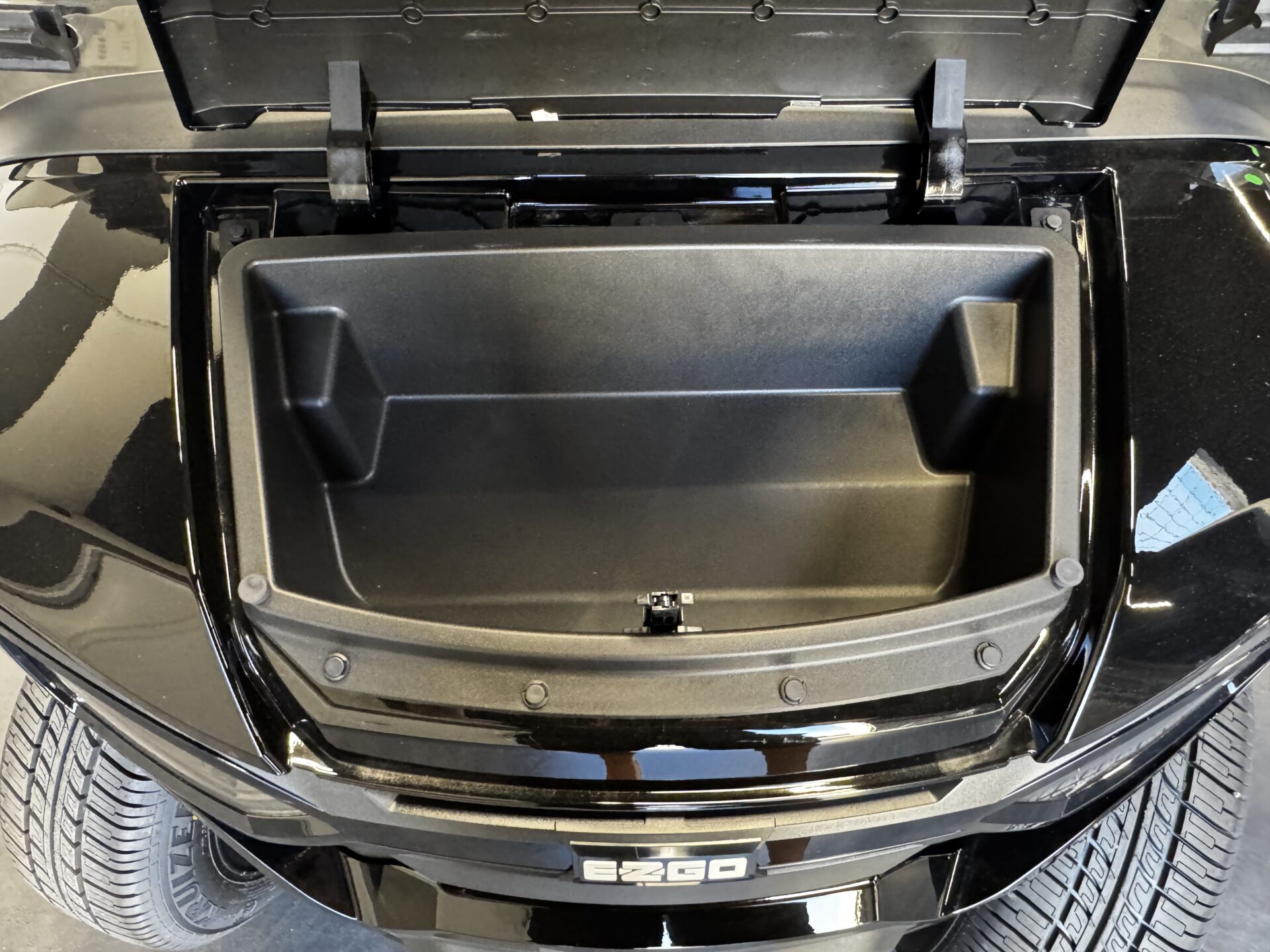 2027 E-Z-GO Liberty 4 X ELiTE Lithium Powertrain — photo 5