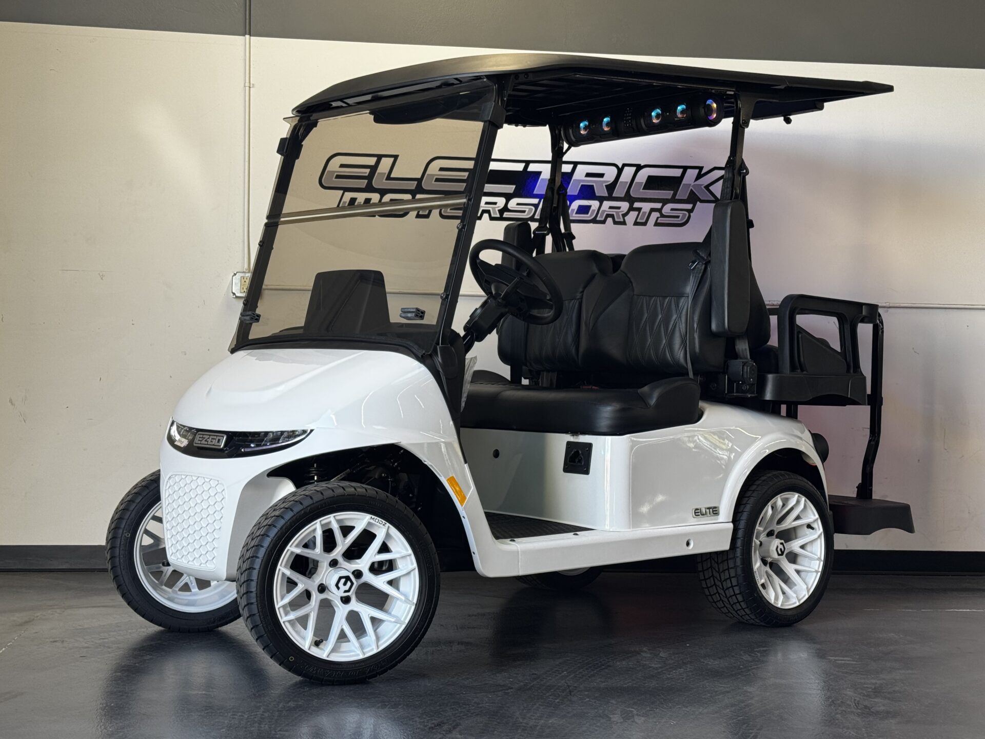 2026 E-Z-GO RXV 4 STL Touring 120AH Bright White