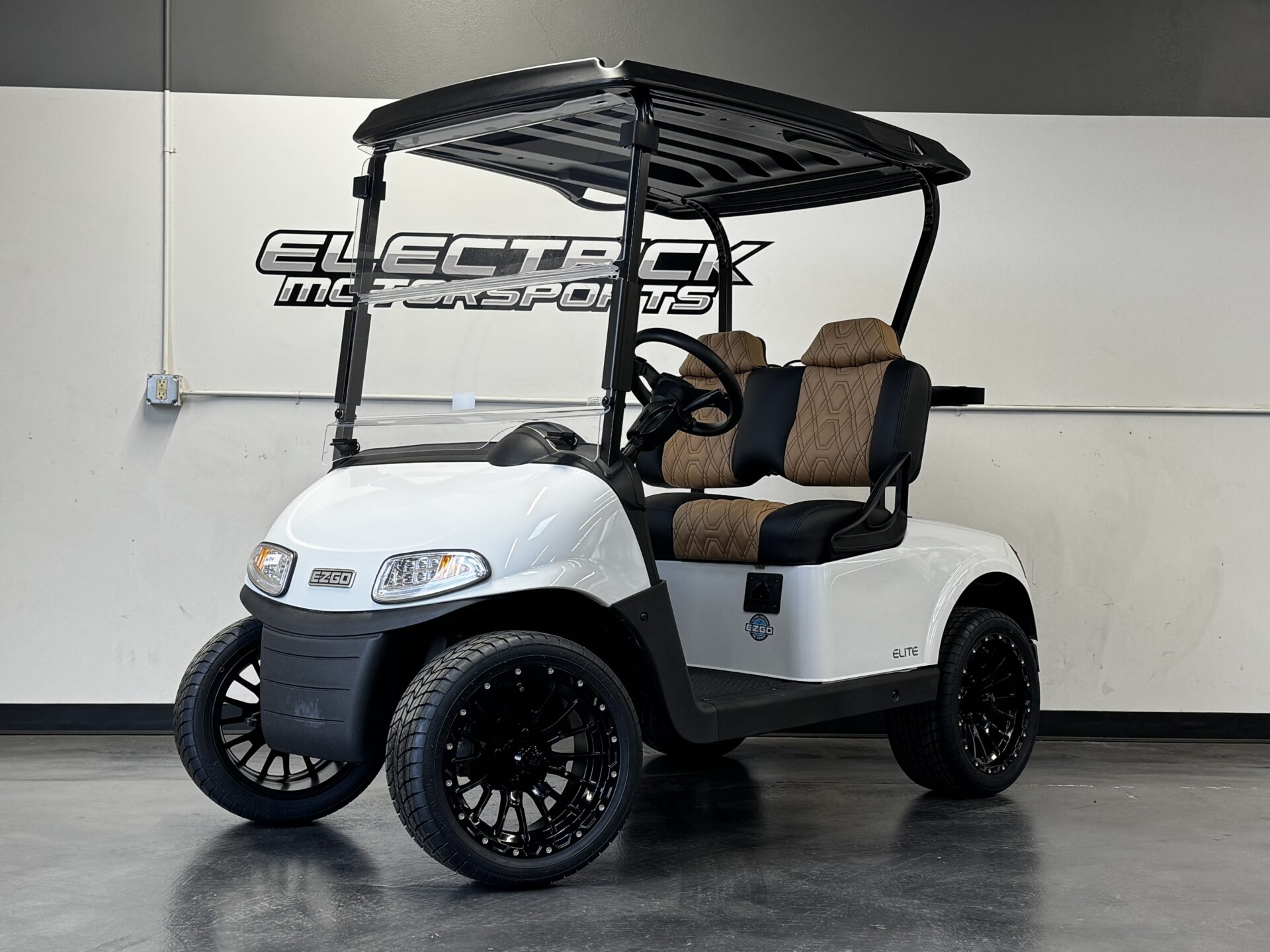 2021 E-Z-GO Lithium RXV Freedom Elite (Certified Pre Owned) 2 — photo 1