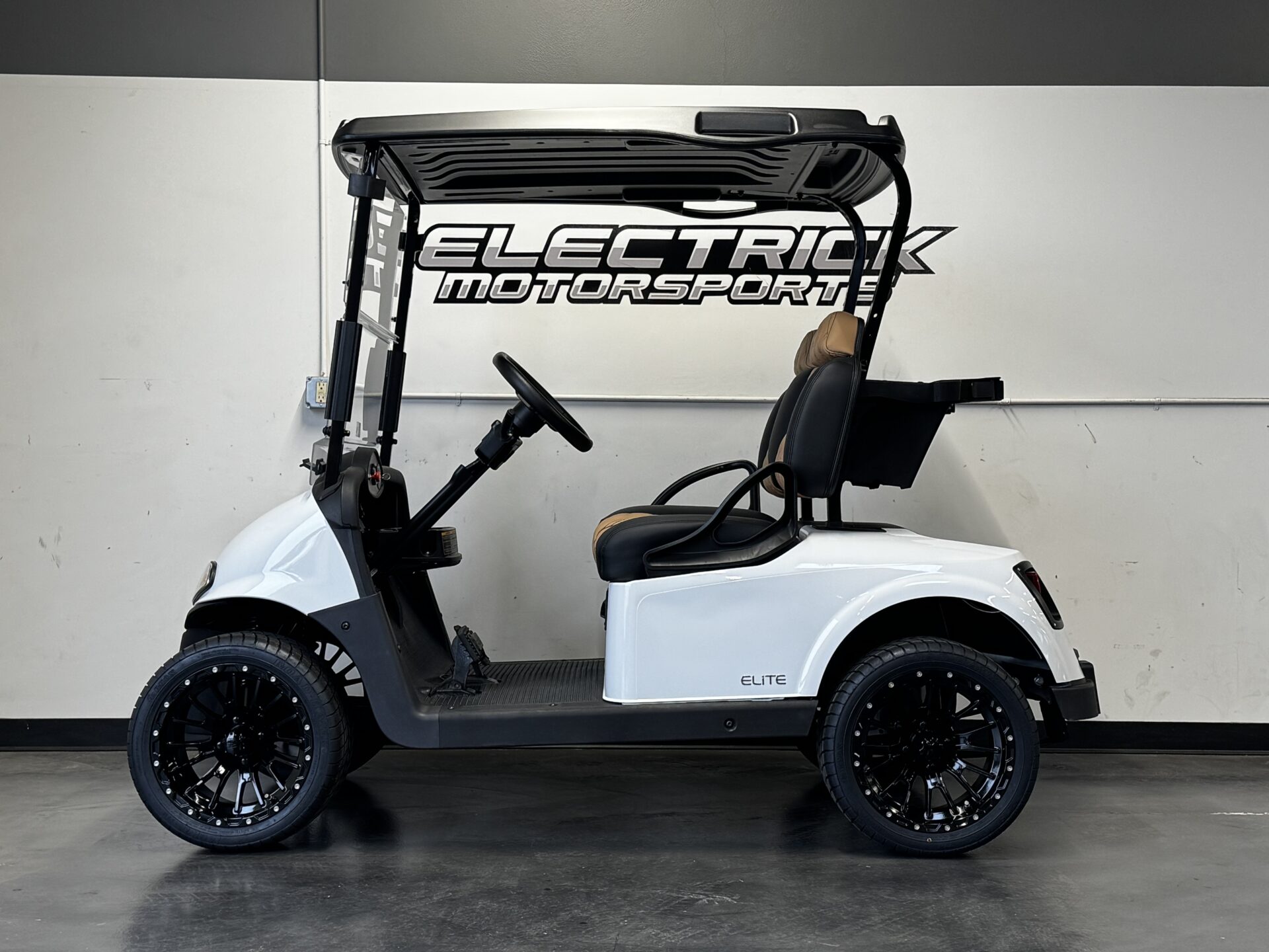 2021 E-Z-GO Lithium RXV Freedom Elite (Certified Pre Owned) 2 — photo 2