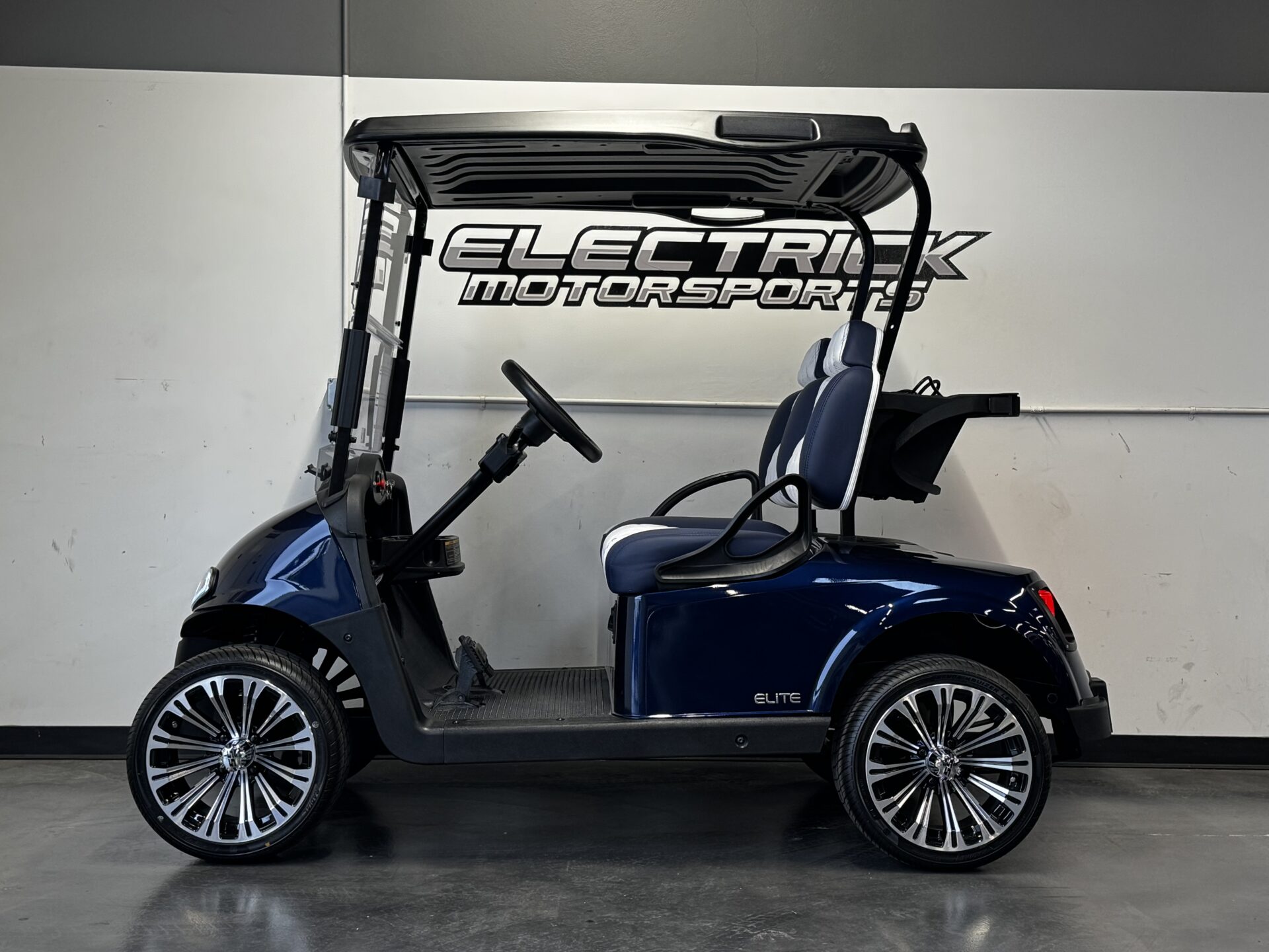 2021 E-Z-GO Lithium RXV Freedom Elite (Certified Pre Owned) 2 — photo 2